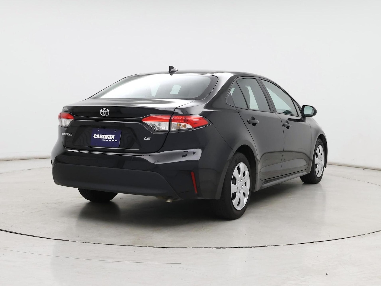 2025 Toyota Corolla LE - Photo 9