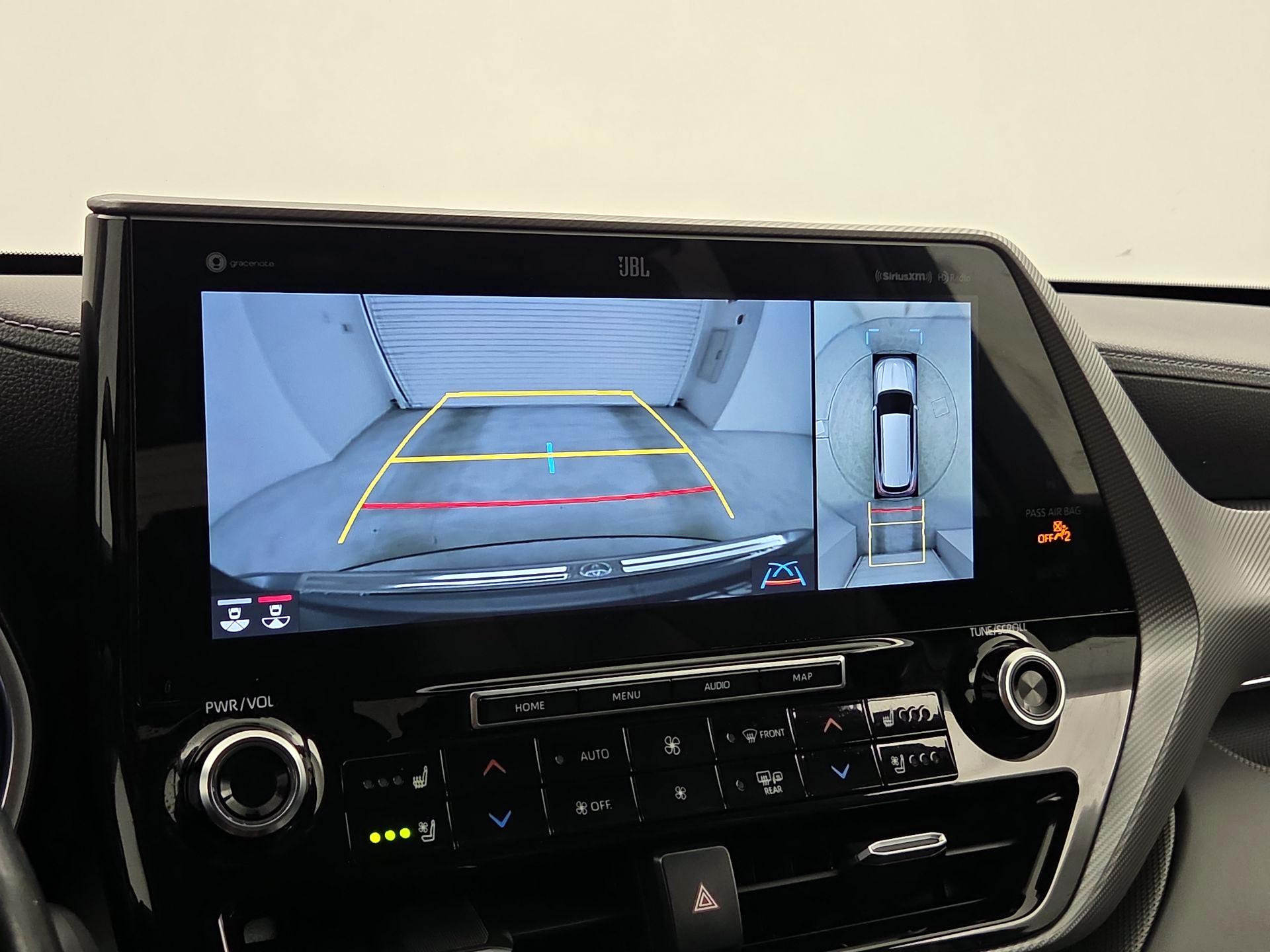 Thumbnail: 2020 Toyota Highlander - 15
