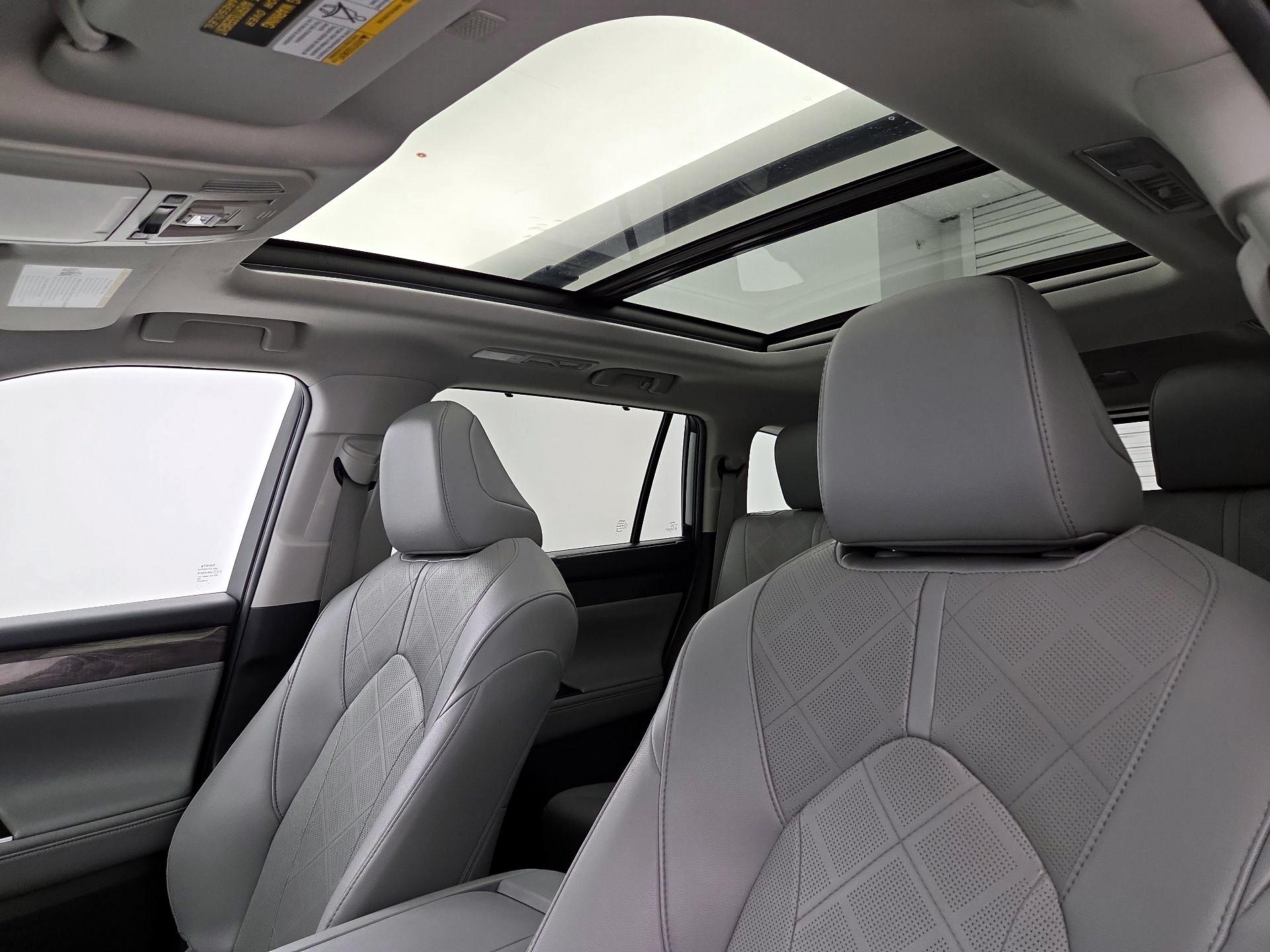 Thumbnail: 2020 Toyota Highlander - 20