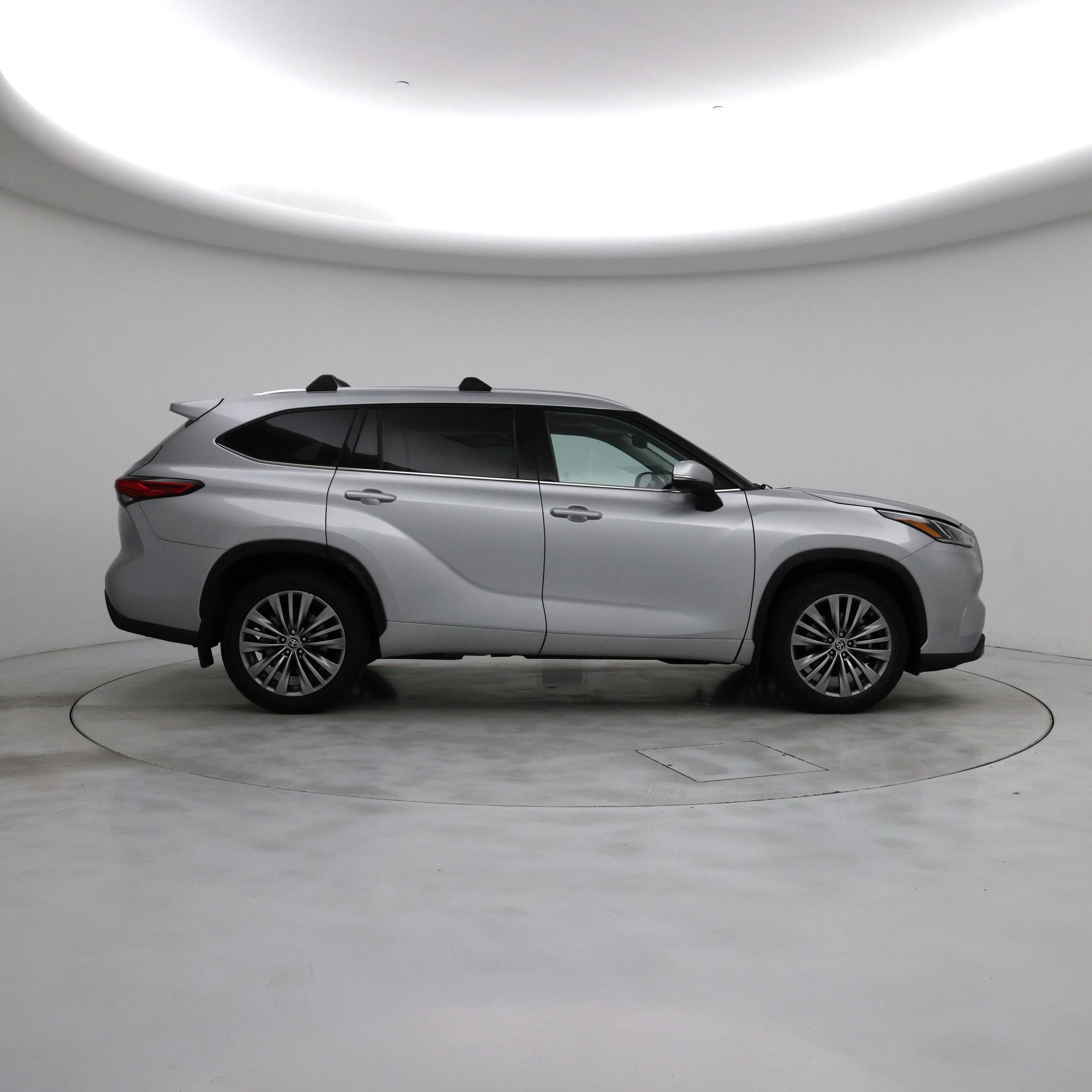 Thumbnail: 2020 Toyota Highlander - 7