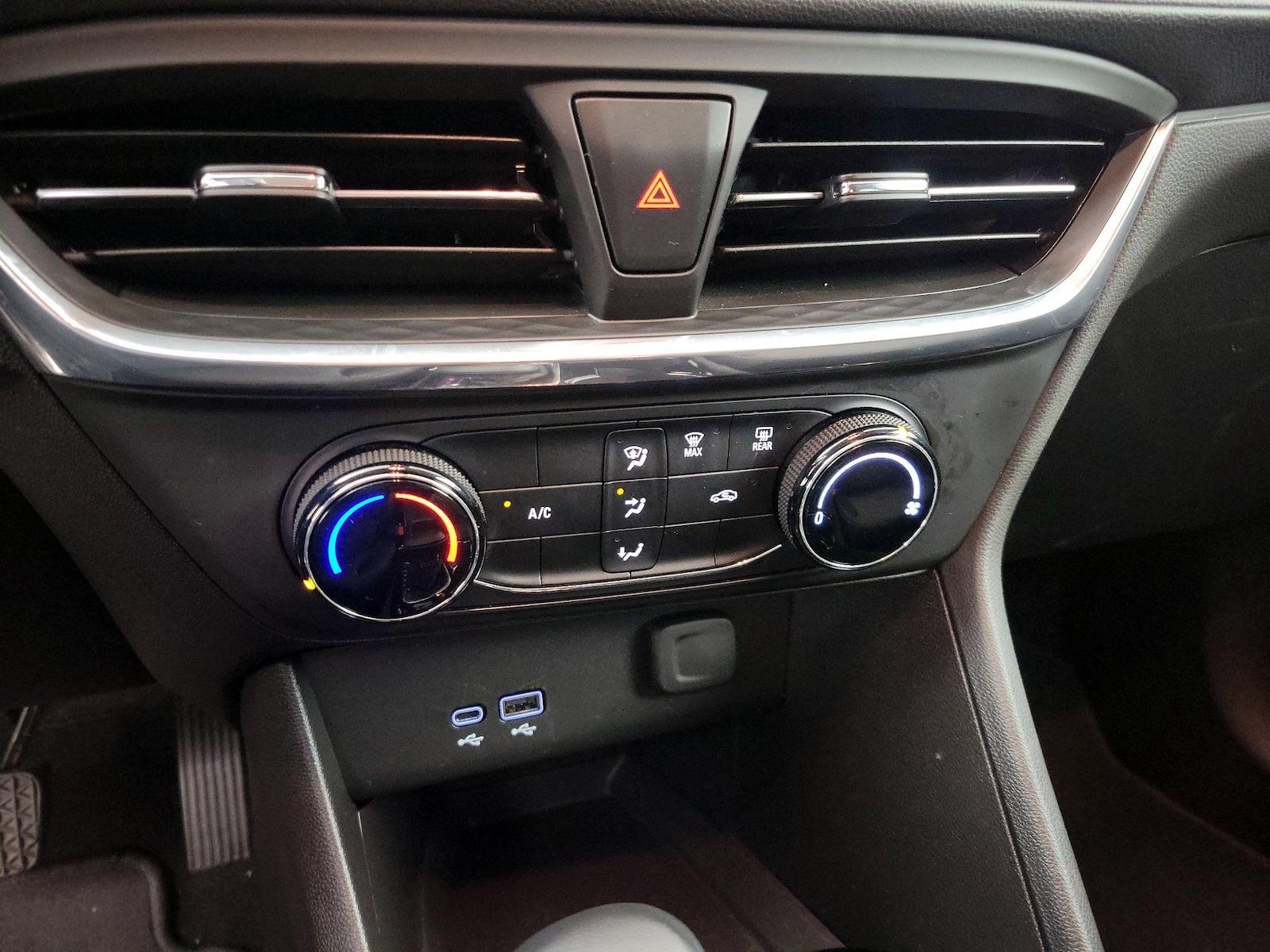 2025 Buick Encore GX Preferred - Photo 17