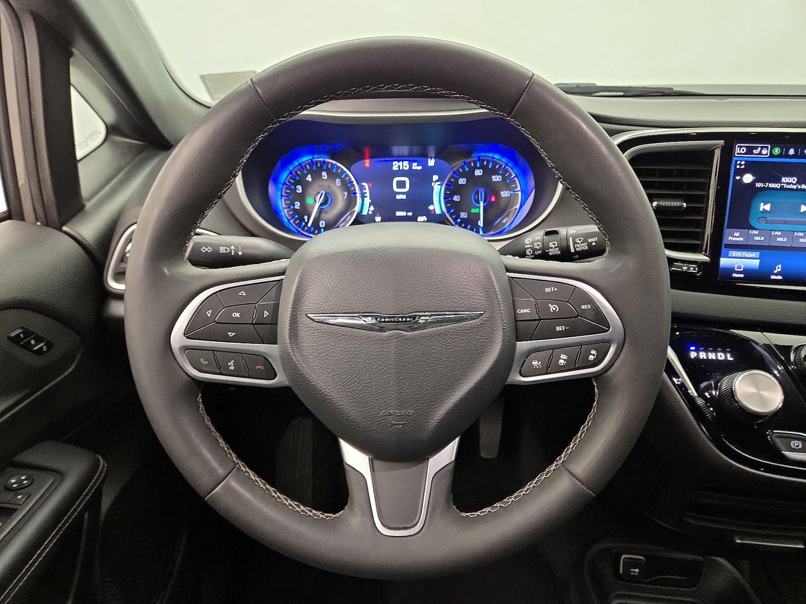 2025 Chrysler Pacifica Select - Photo 11