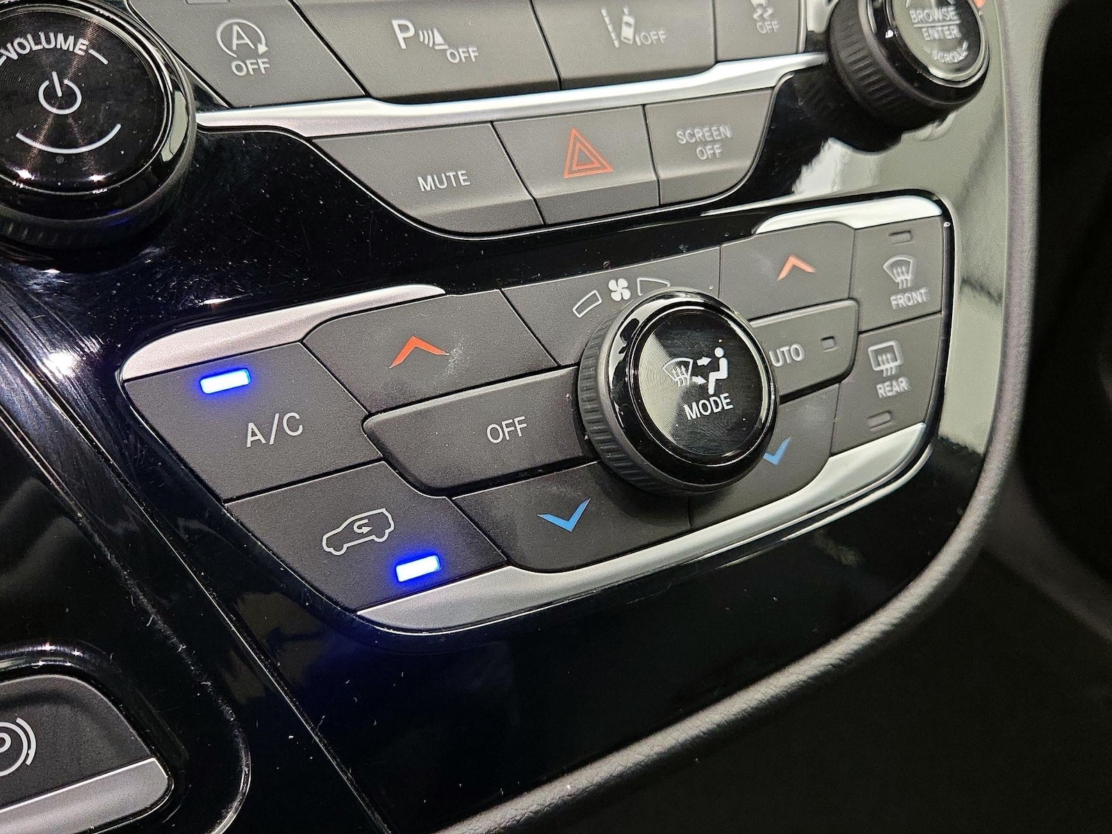 2025 Chrysler Pacifica Select - Photo 17