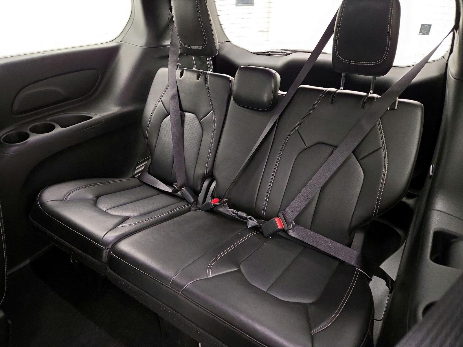 2025 Chrysler Pacifica Select - Photo 21