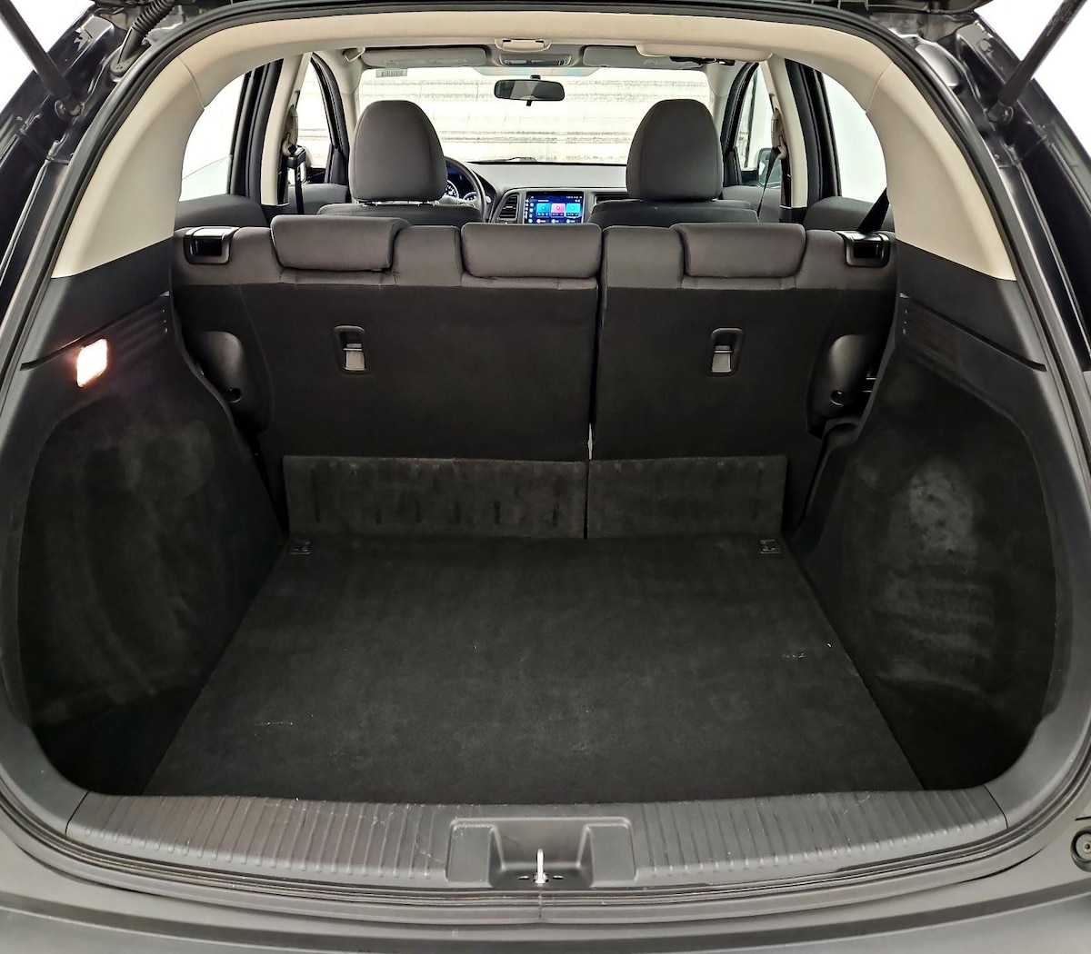 Trunk/Cargo (Seats Up)