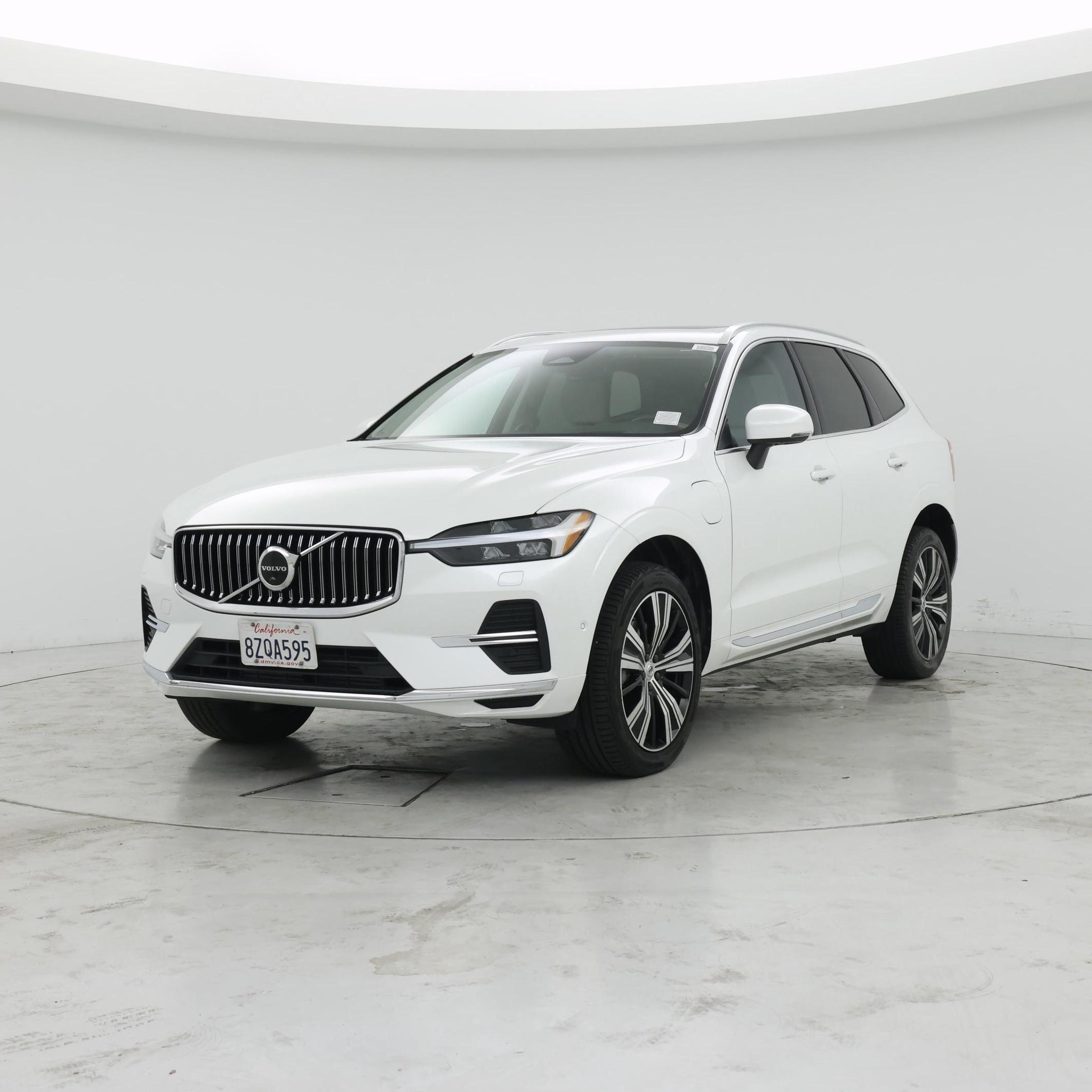 Thumbnail: 2022 Volvo XC60 - 4
