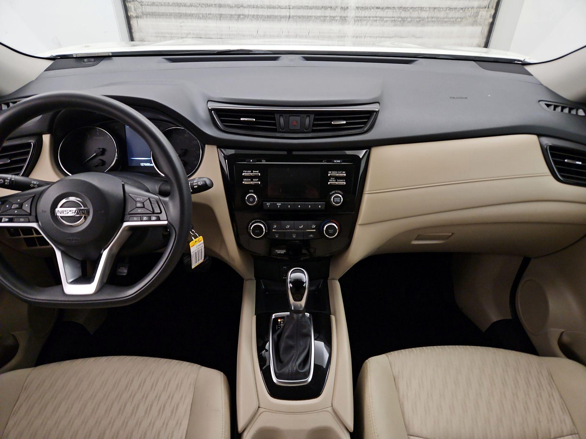Thumbnail: 2017 Nissan Rogue - 9