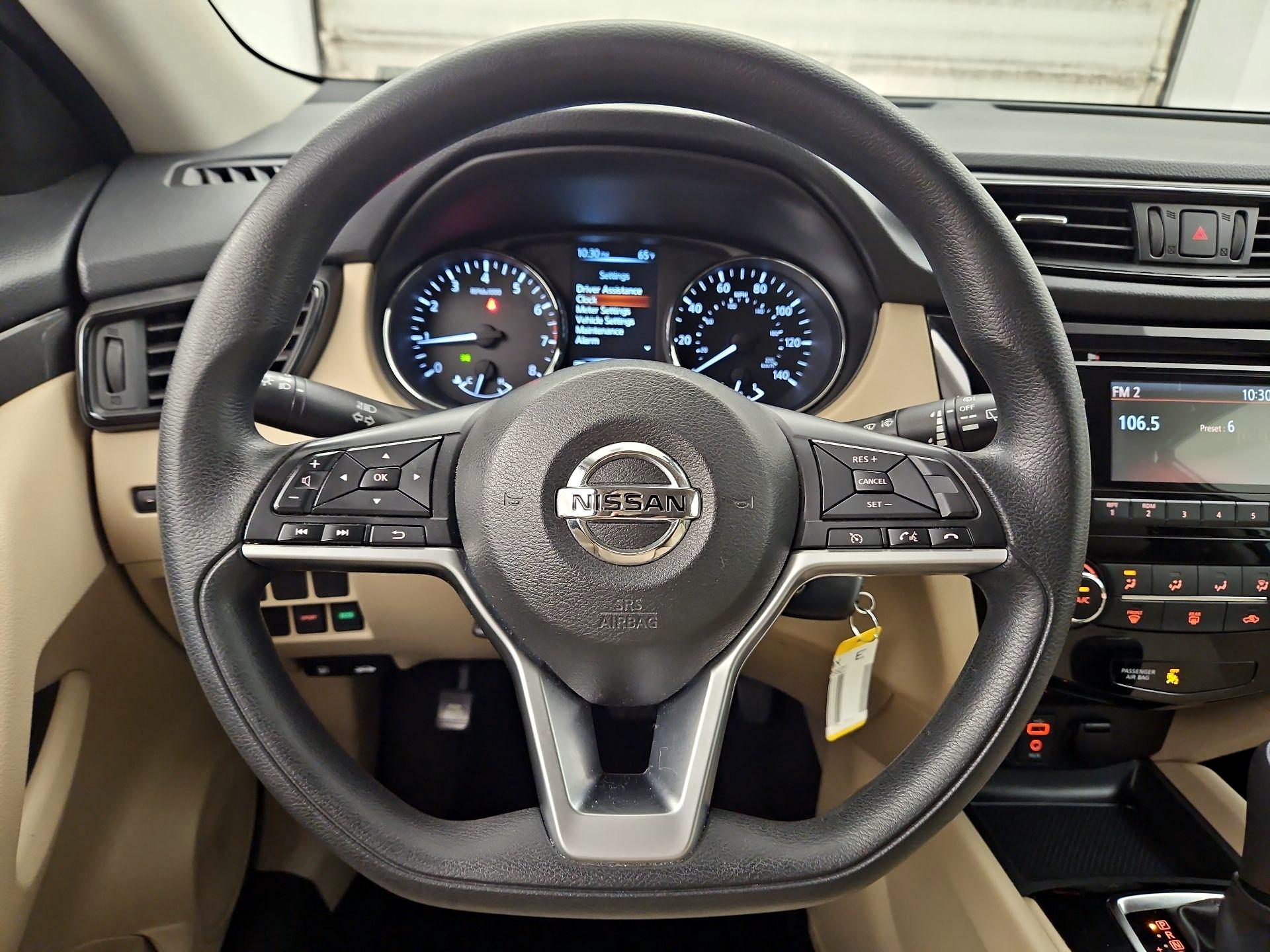 Thumbnail: 2017 Nissan Rogue - 10