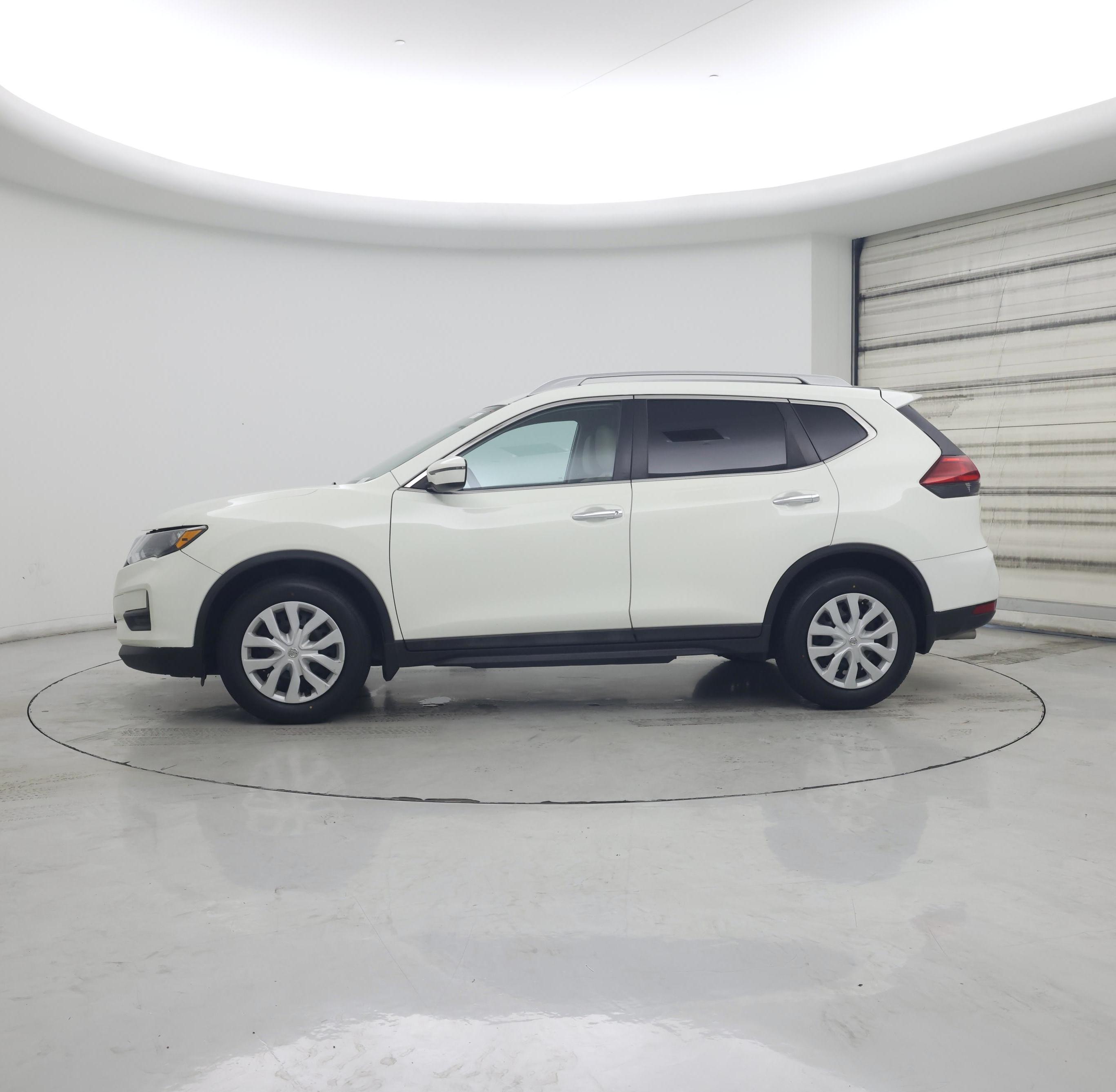 Thumbnail: 2017 Nissan Rogue - 3