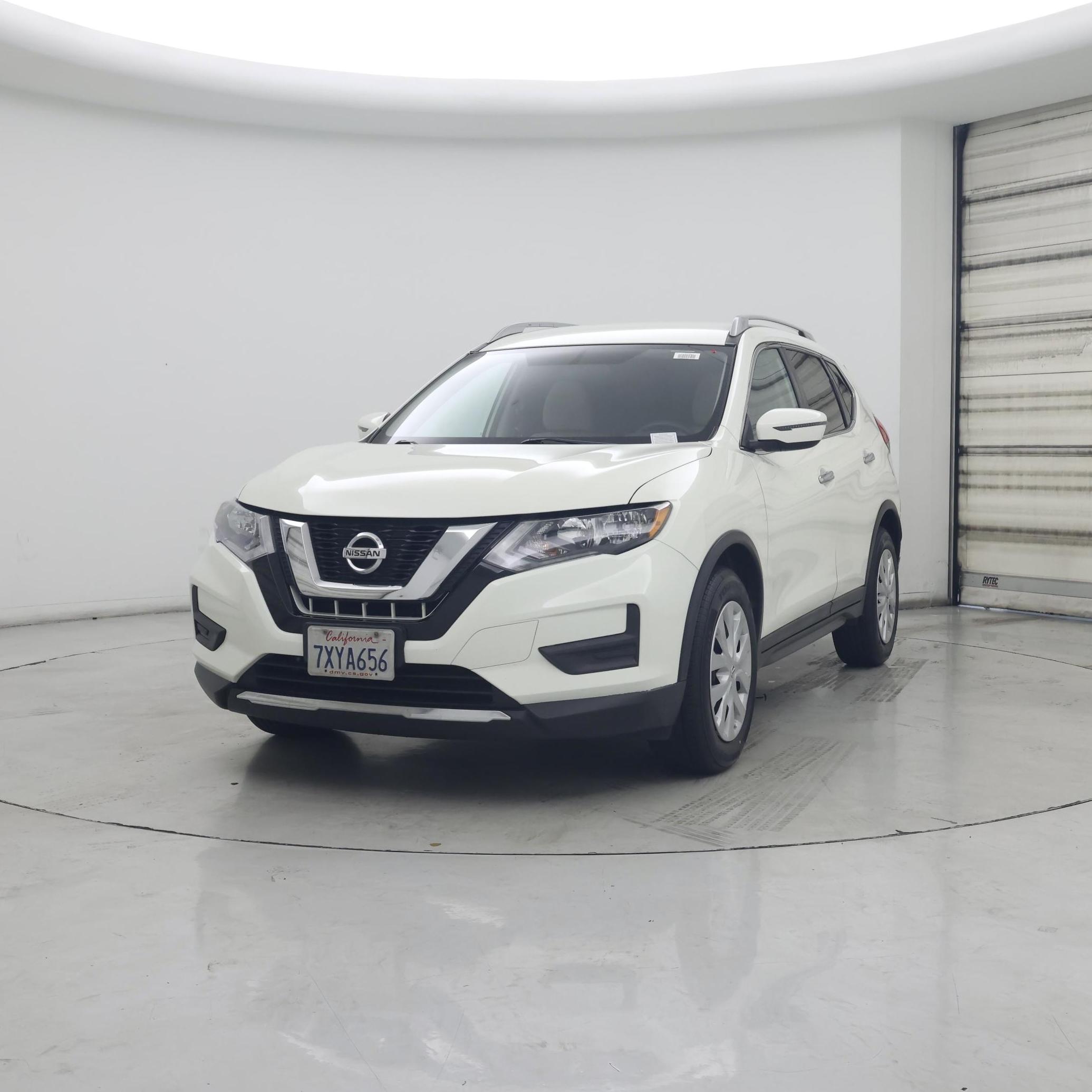 Thumbnail: 2017 Nissan Rogue - 4