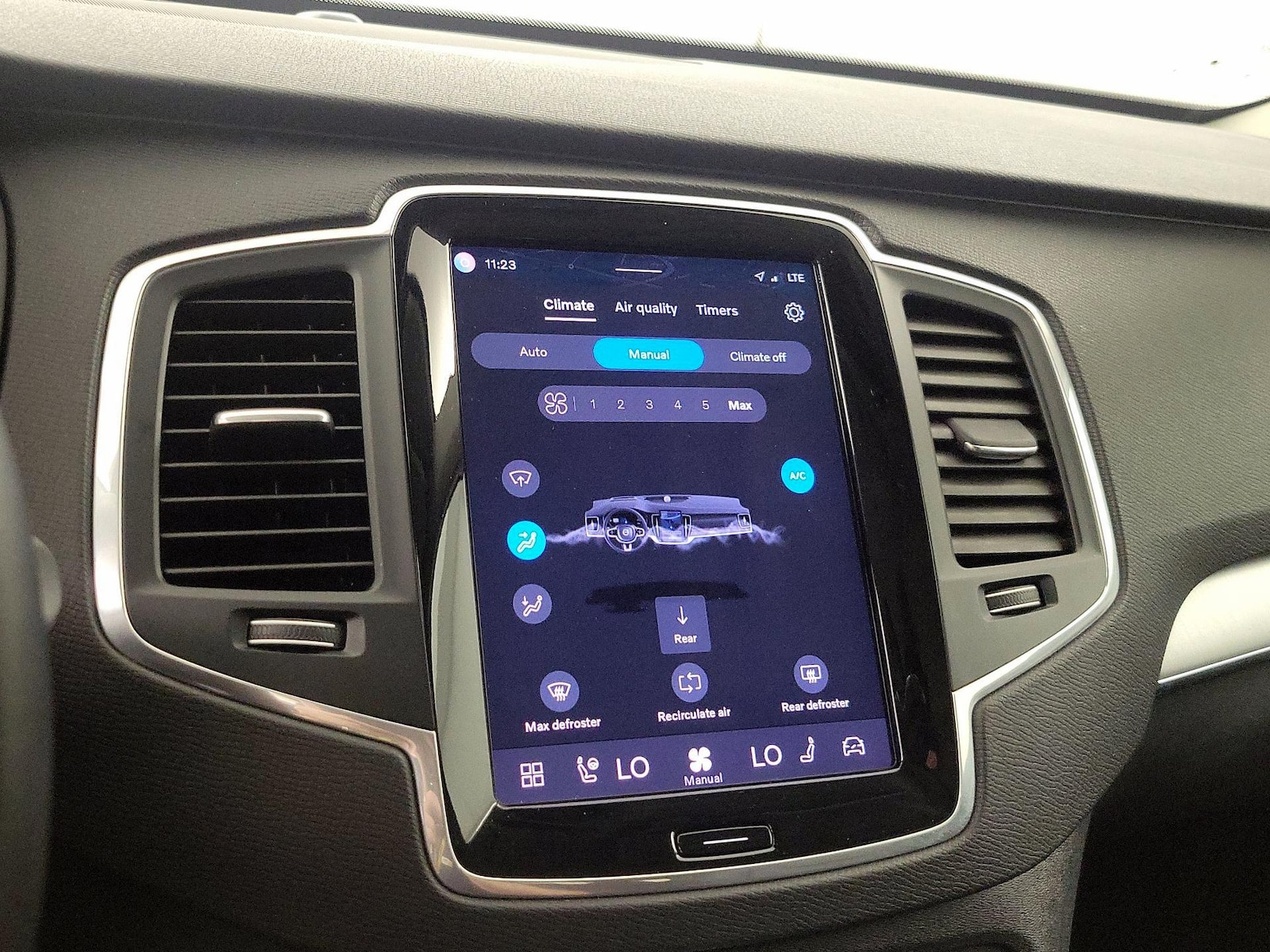 2024 Volvo XC90 Core - Photo 17