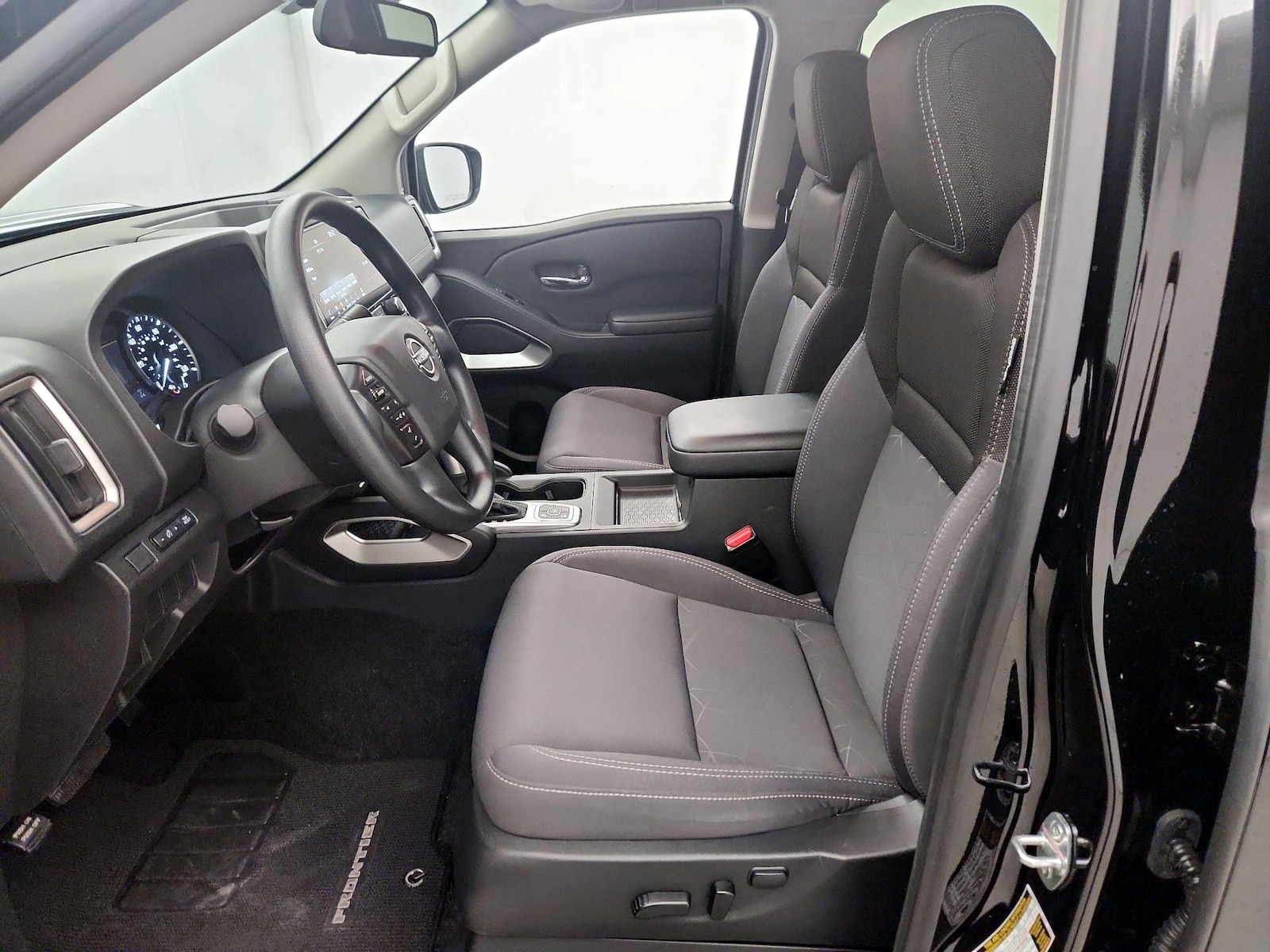 2026 Nissan Frontier SV - Photo 12