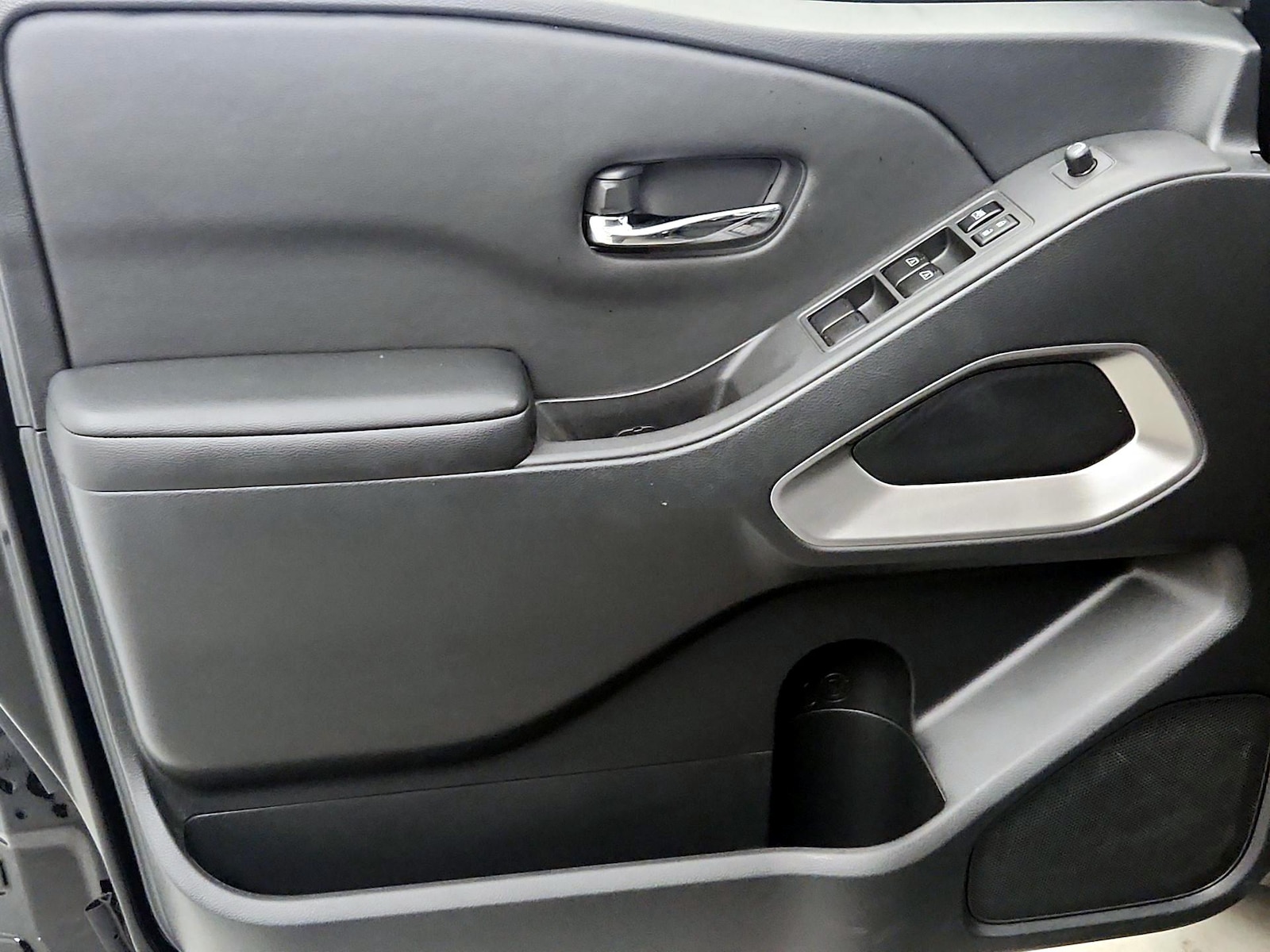 2026 Nissan Frontier SV - Photo 13