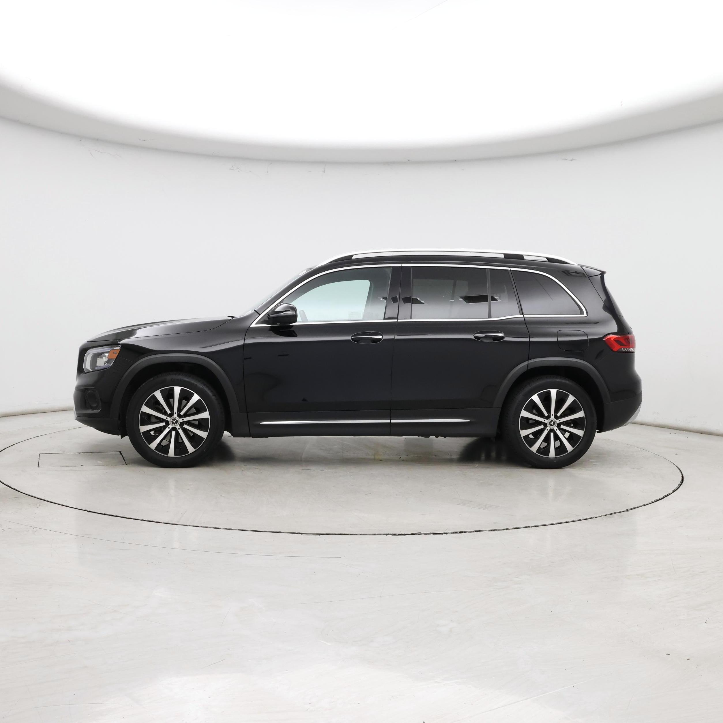 Thumbnail: 2021 Mercedes-Benz GLB - 3