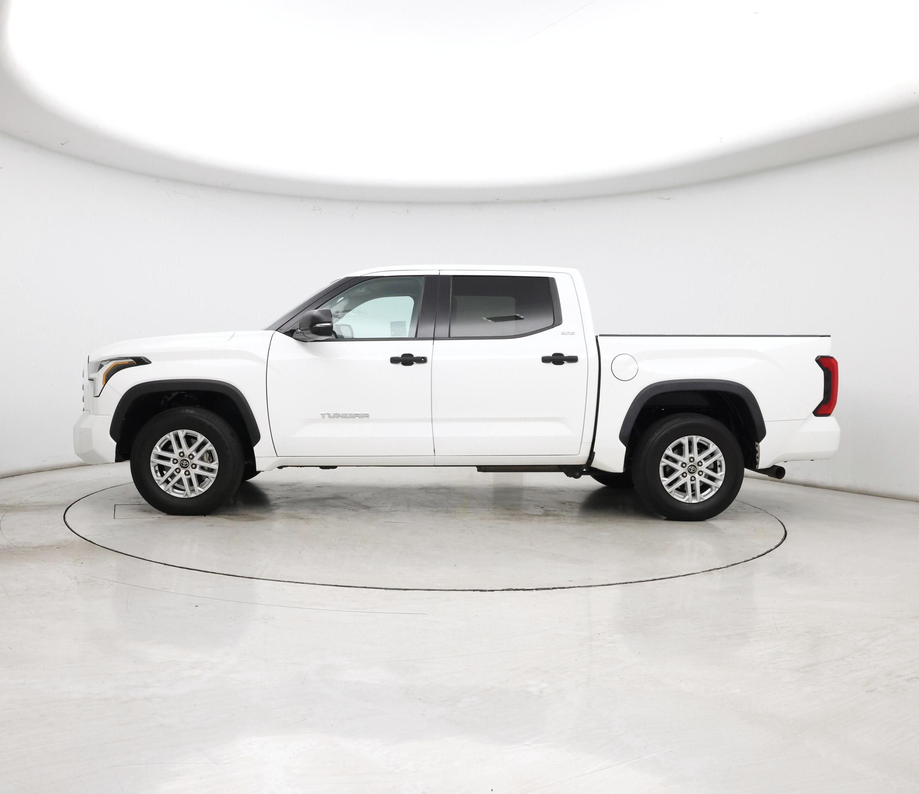 Thumbnail: 2022 Toyota Tundra - 3
