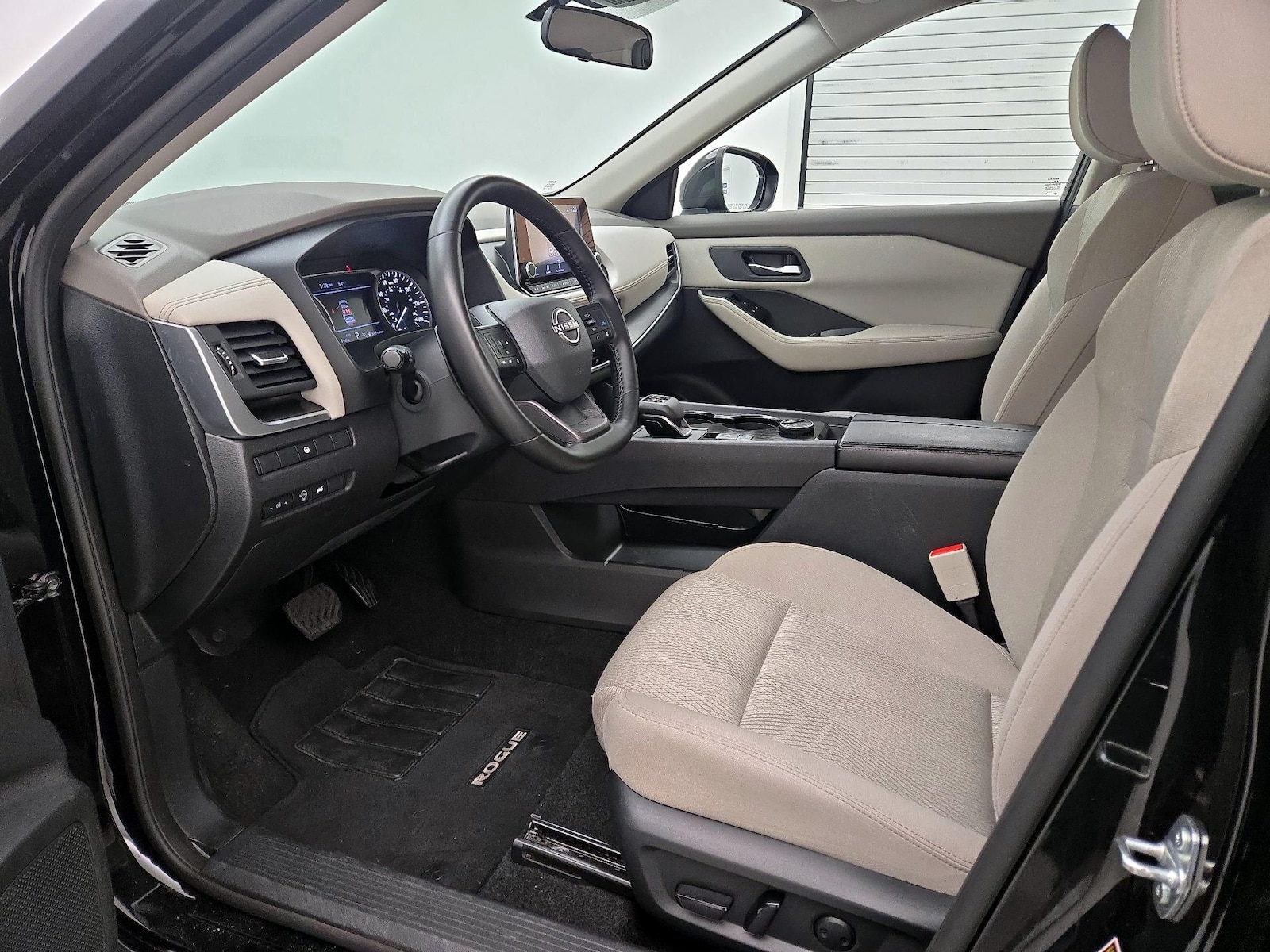 Power Seat(s) & Side Airbags
