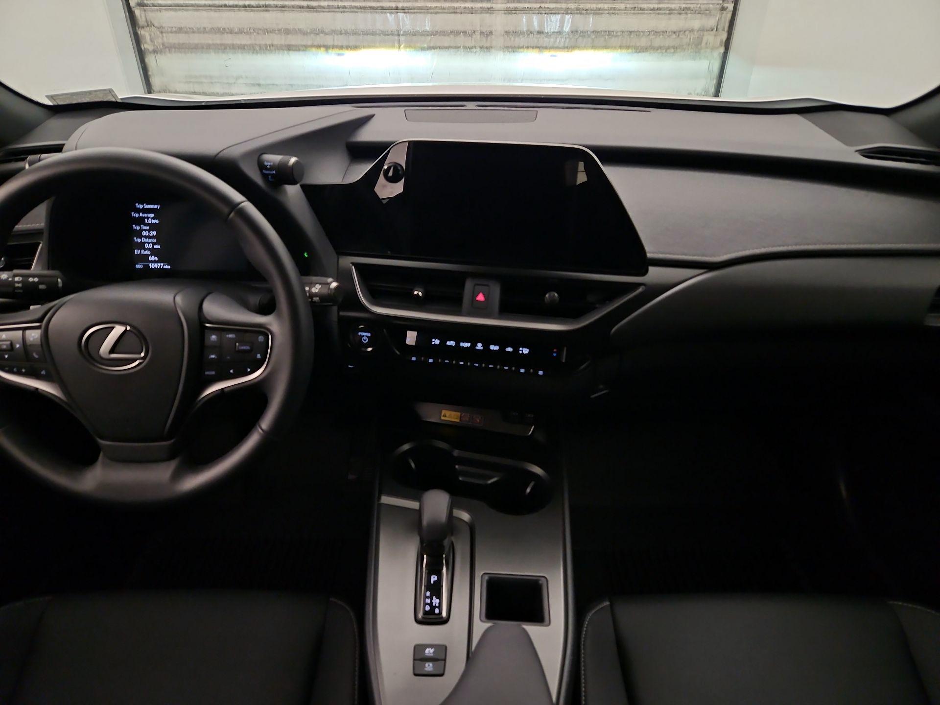 Thumbnail: 2025 Lexus UX - 9