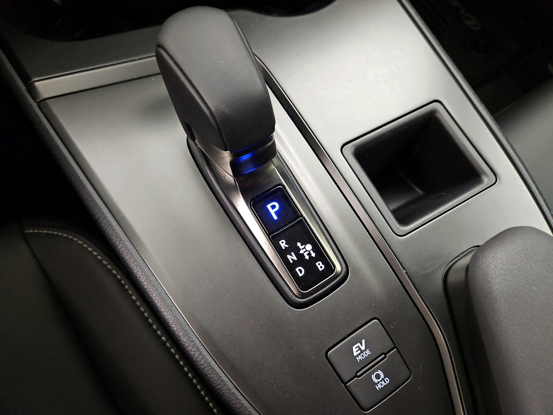 Thumbnail: 2025 Lexus UX - 16