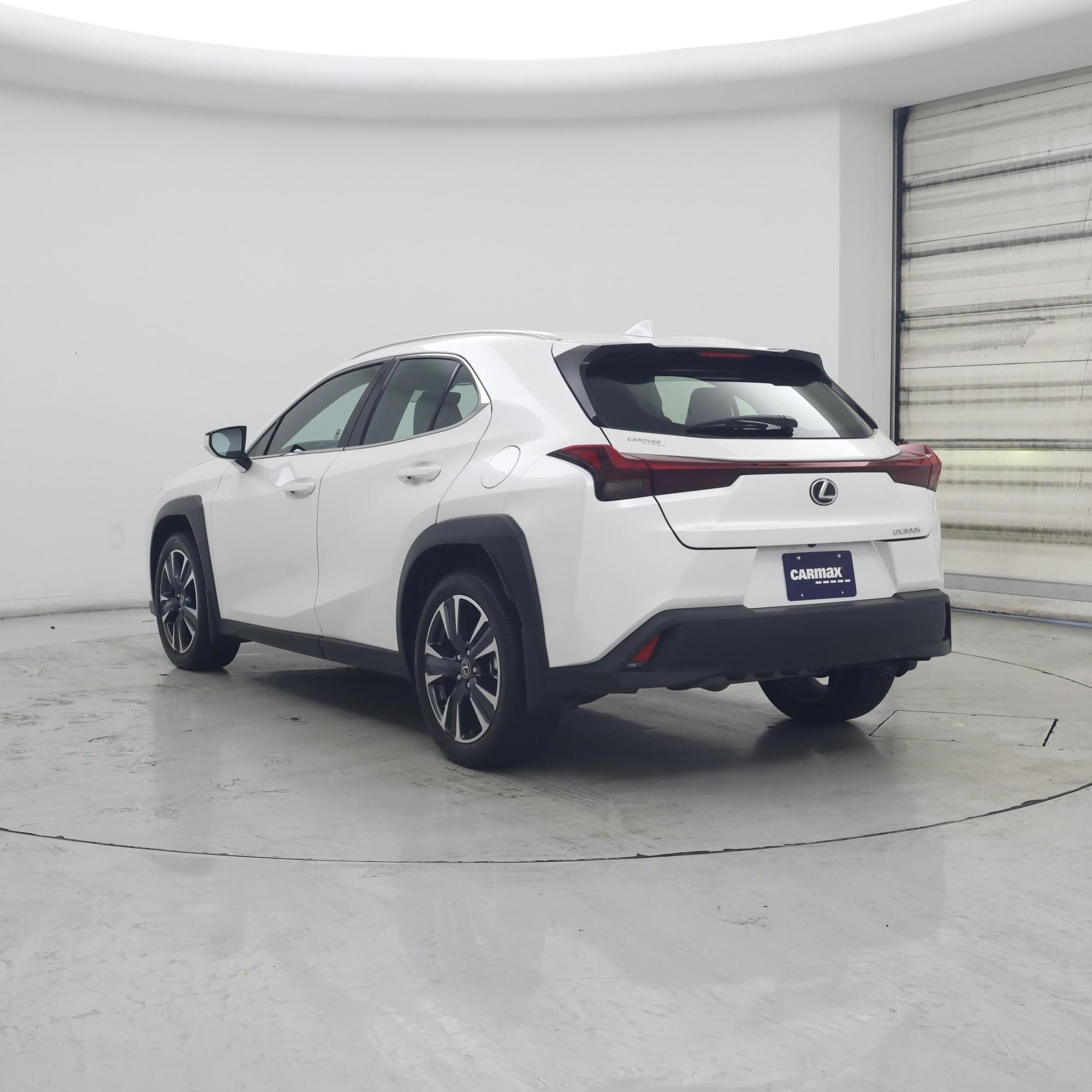 Thumbnail: 2025 Lexus UX - 2