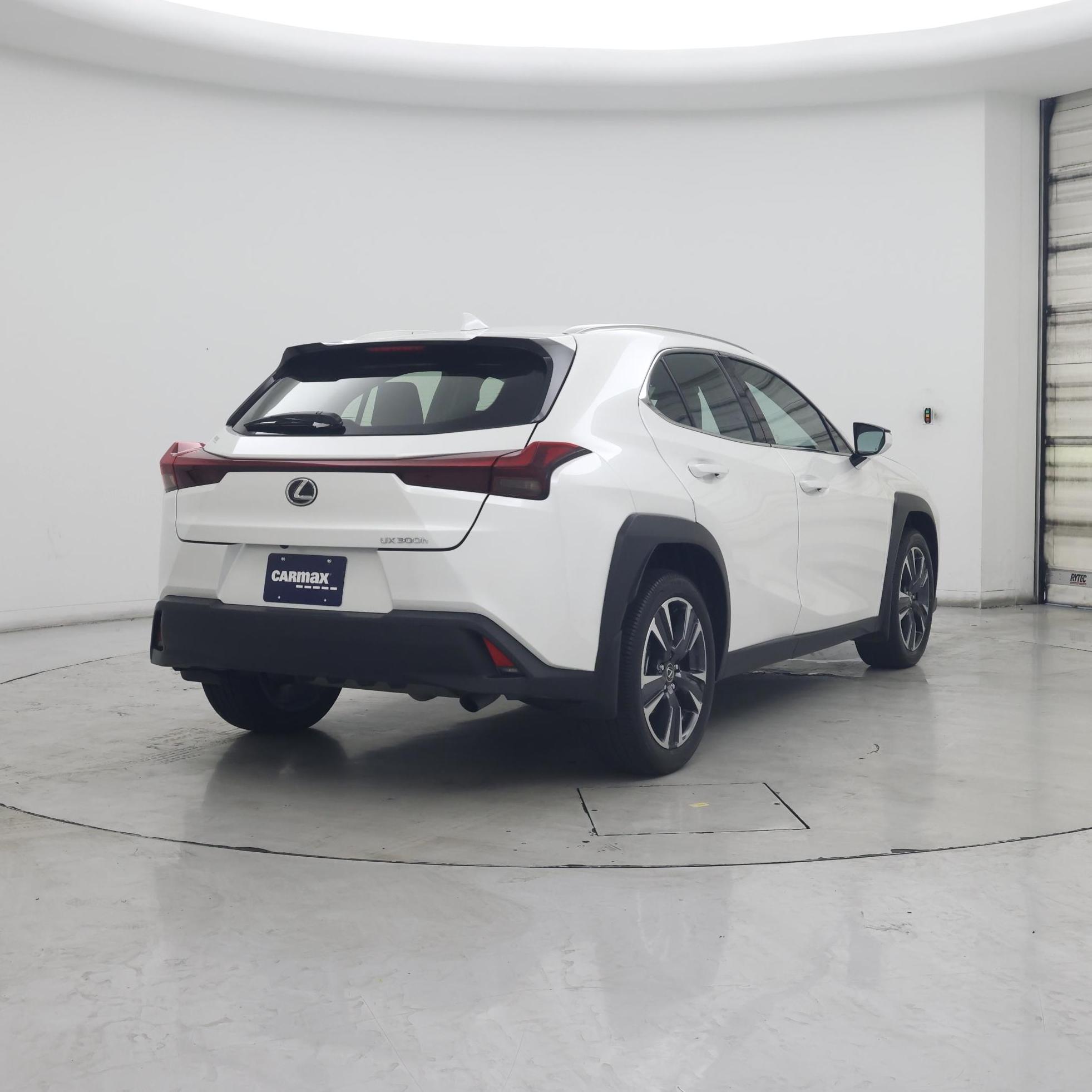 Thumbnail: 2025 Lexus UX - 8