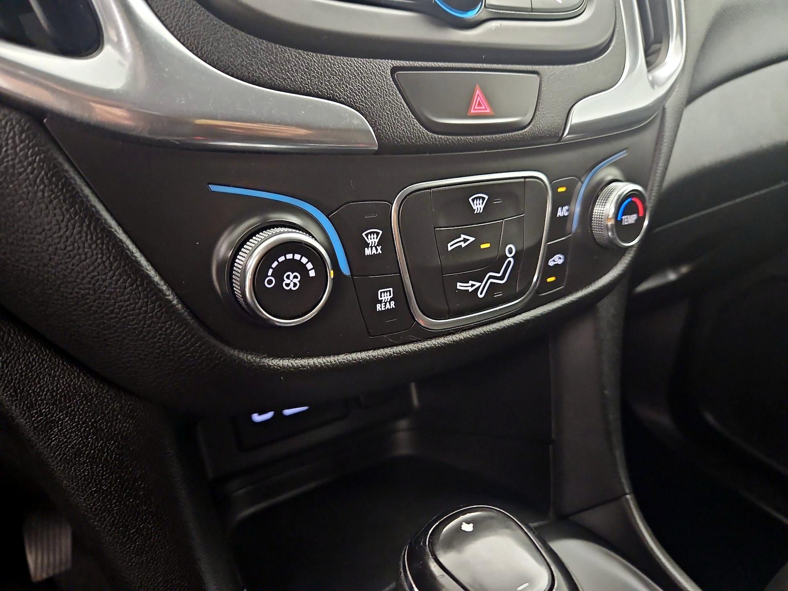 2020 Chevrolet Equinox LT - Photo 17