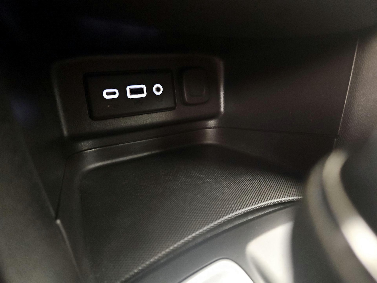 2020 Chevrolet Equinox LT - Photo 19