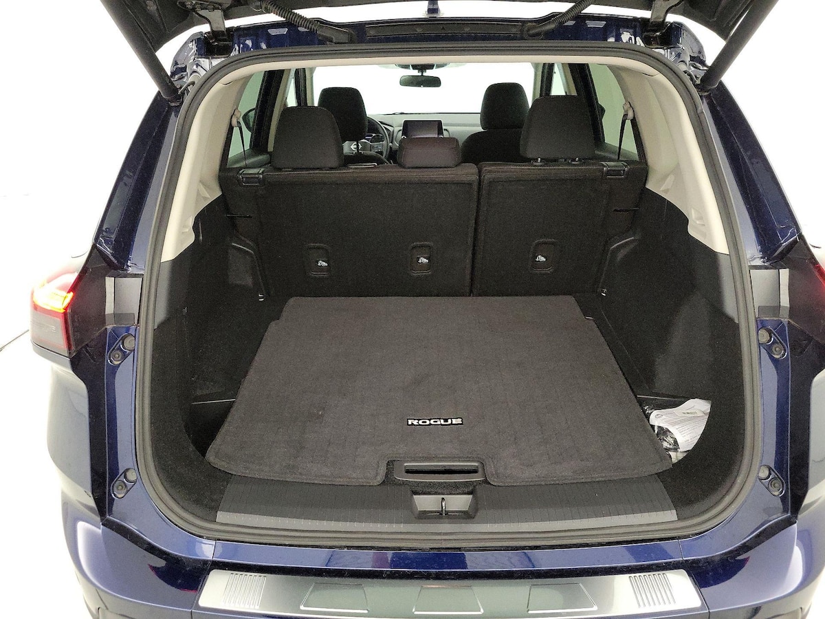 Trunk/Cargo (Seats Up)