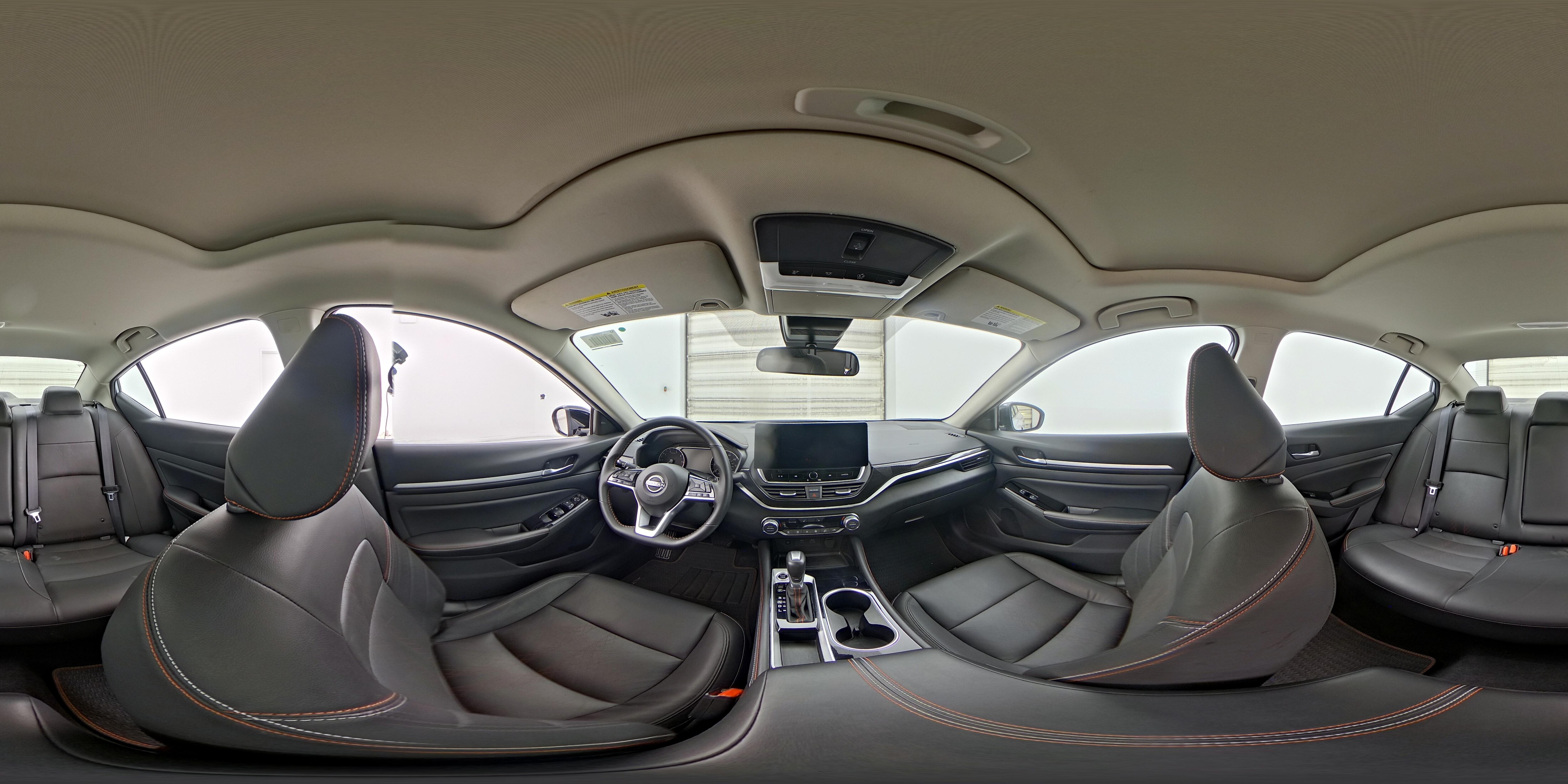 2025 Nissan Altima SR - Photo 16
