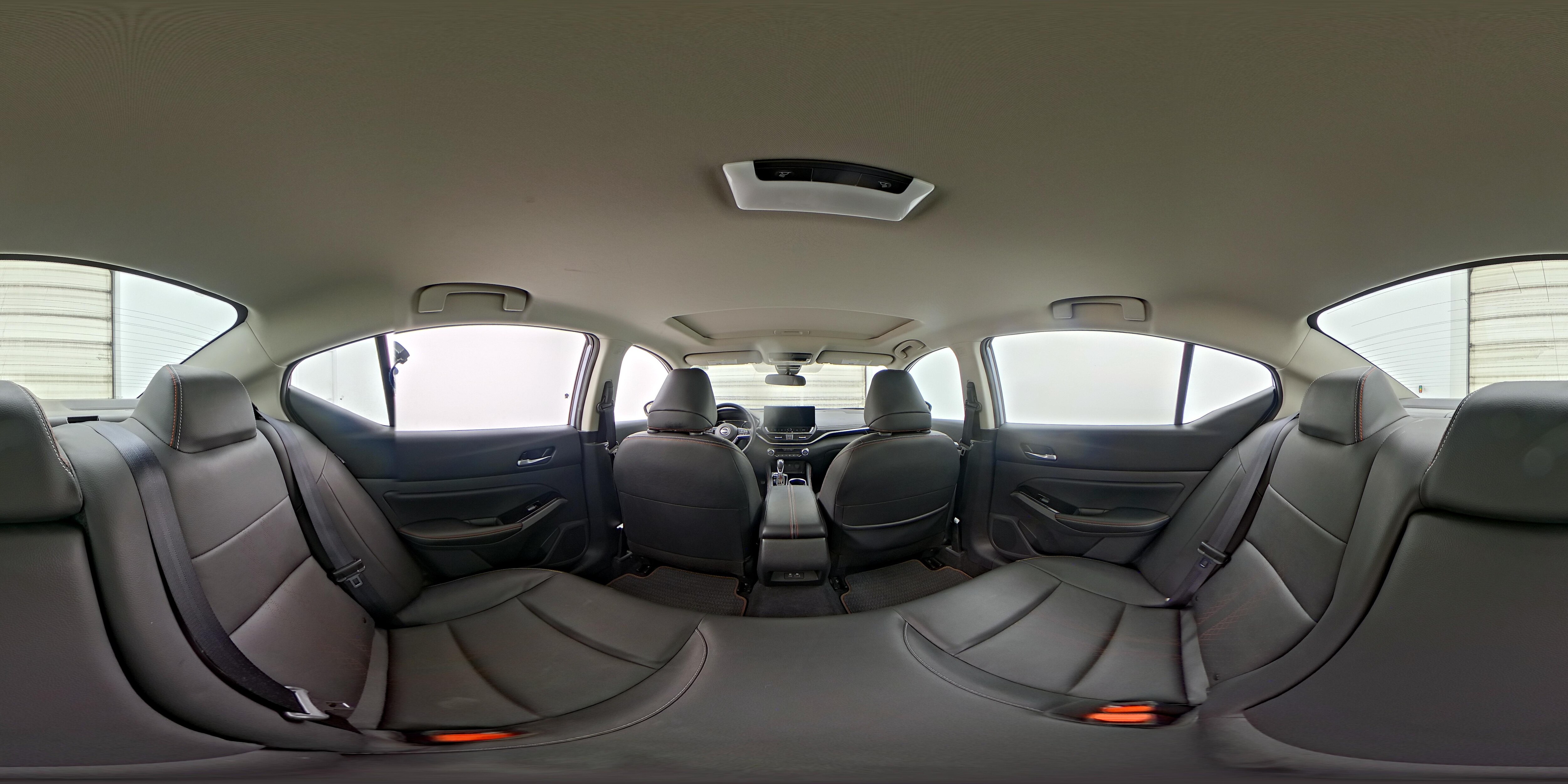 2025 Nissan Altima SR - Photo 17
