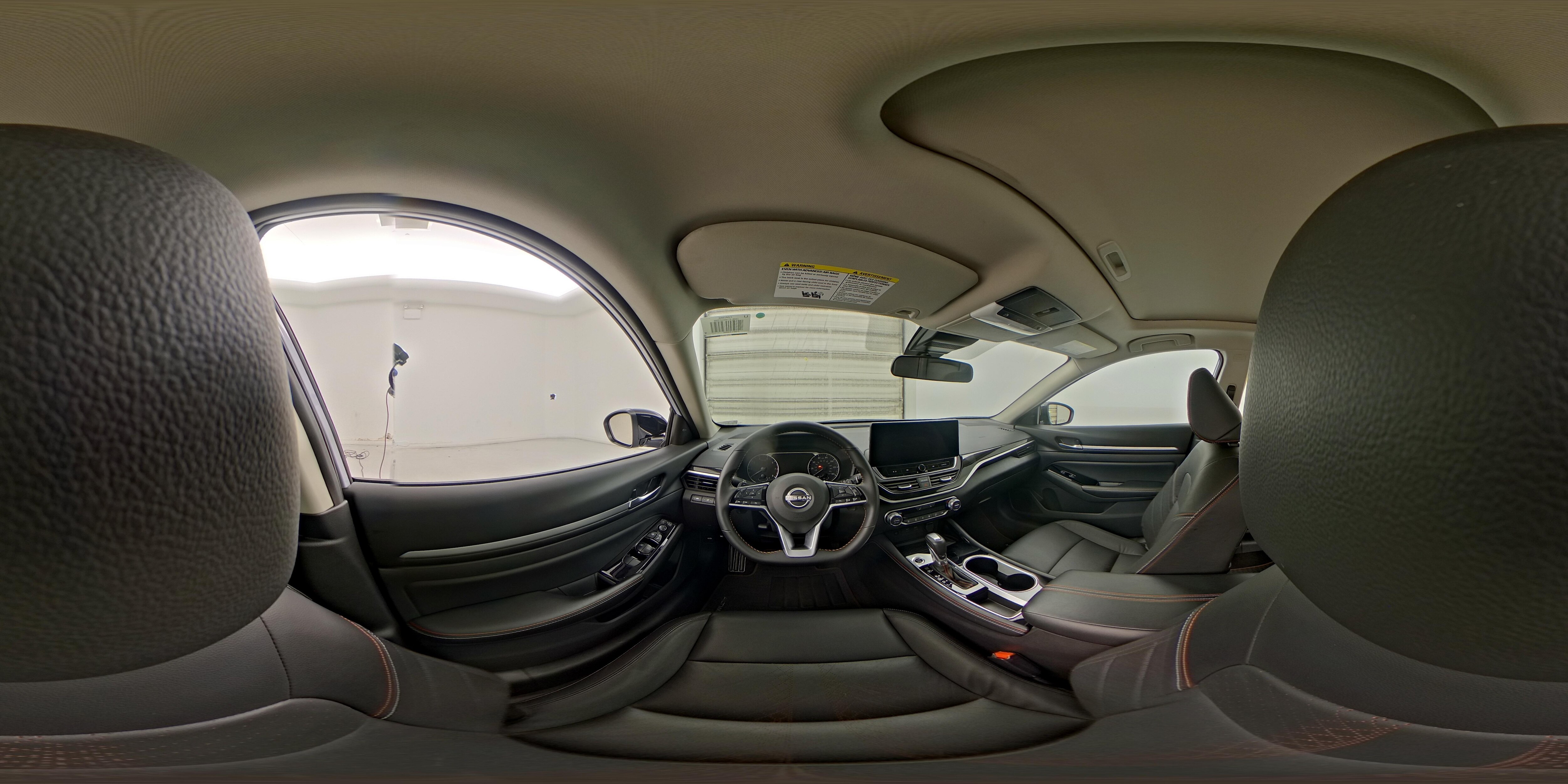 2025 Nissan Altima SR - Photo 18