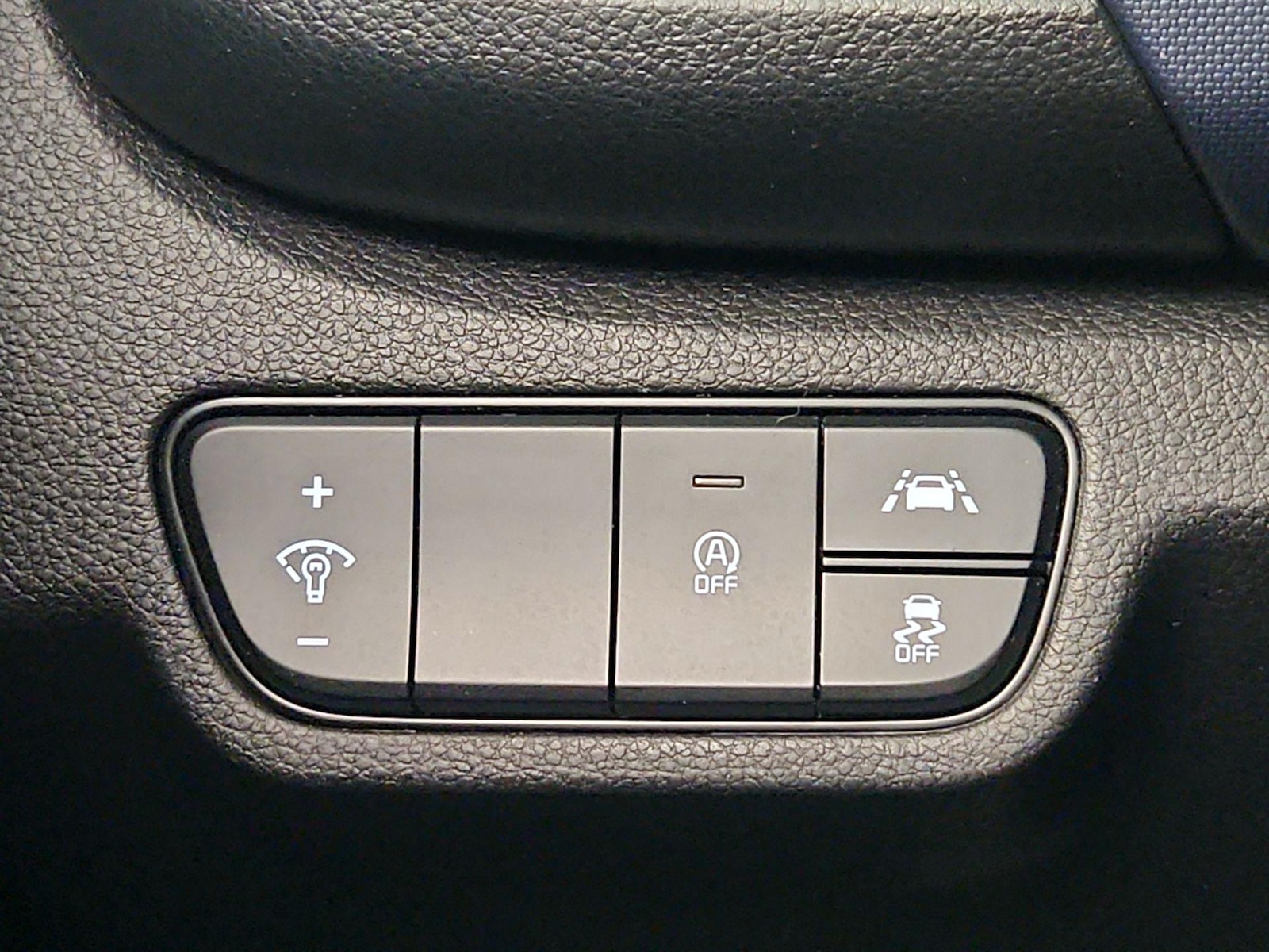 2023 Kia Seltos S - Photo 14