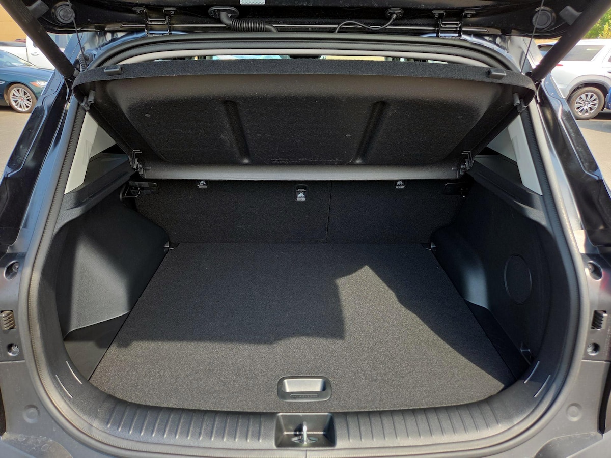 Trunk/Cargo (Seats Up)