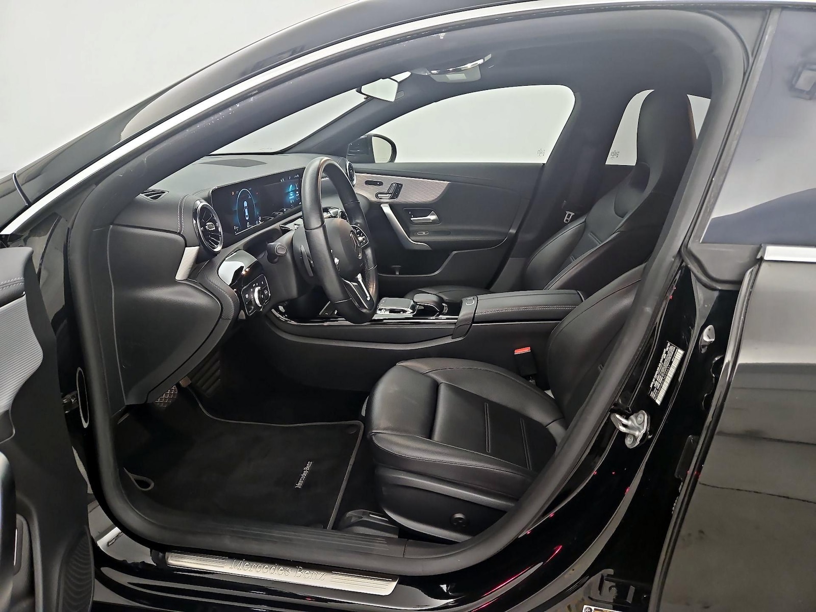 Power Seat(s) & Side Airbags