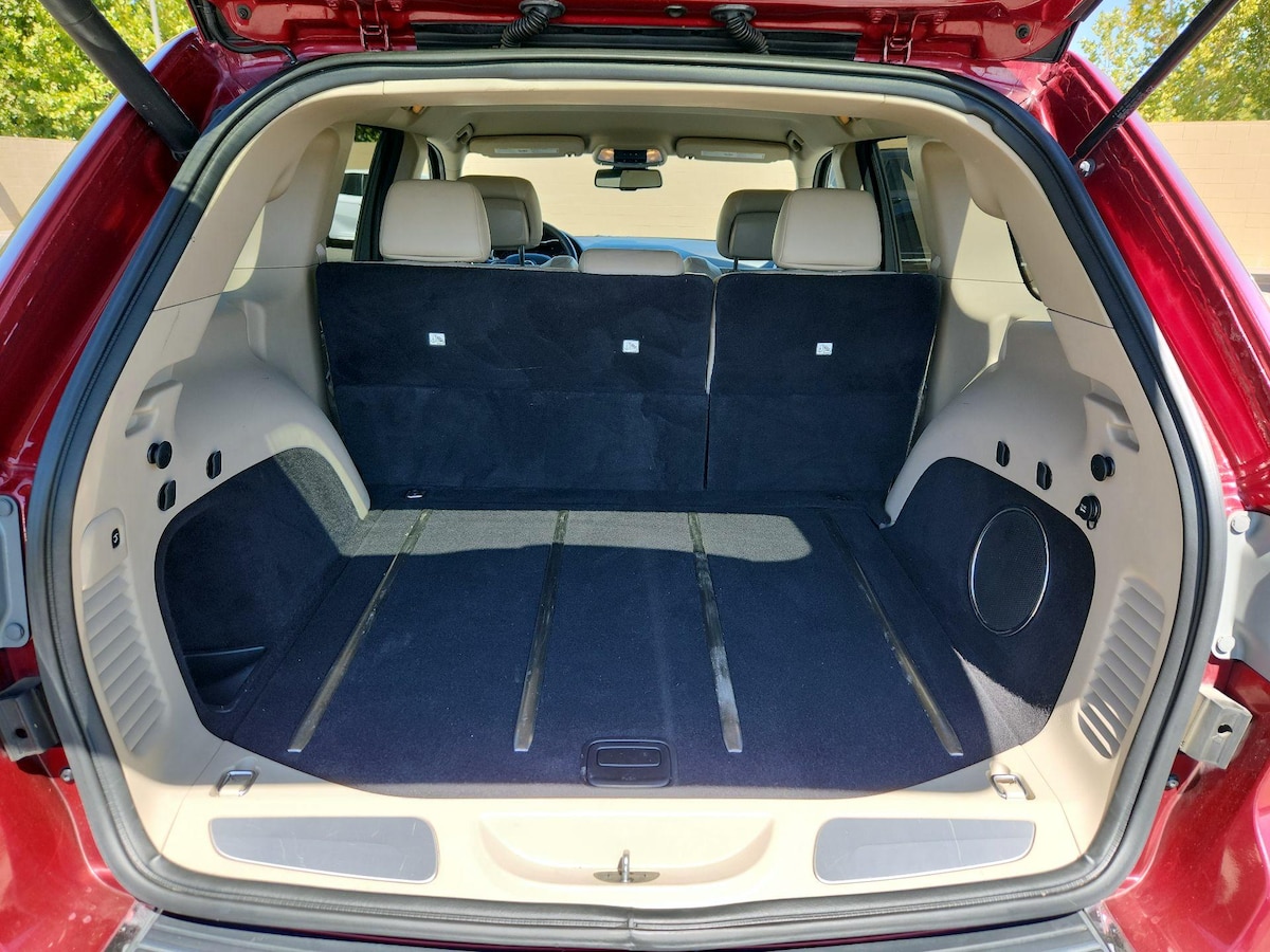 Trunk/Cargo (Seats Up)
