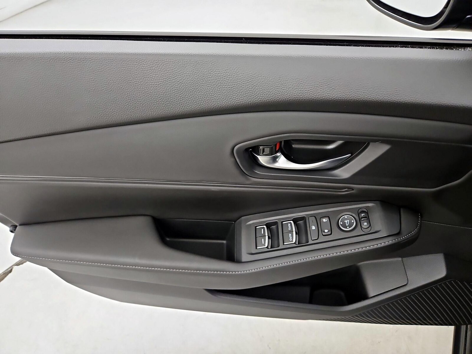 2025 Honda Accord Hybrid Sport - Photo 13