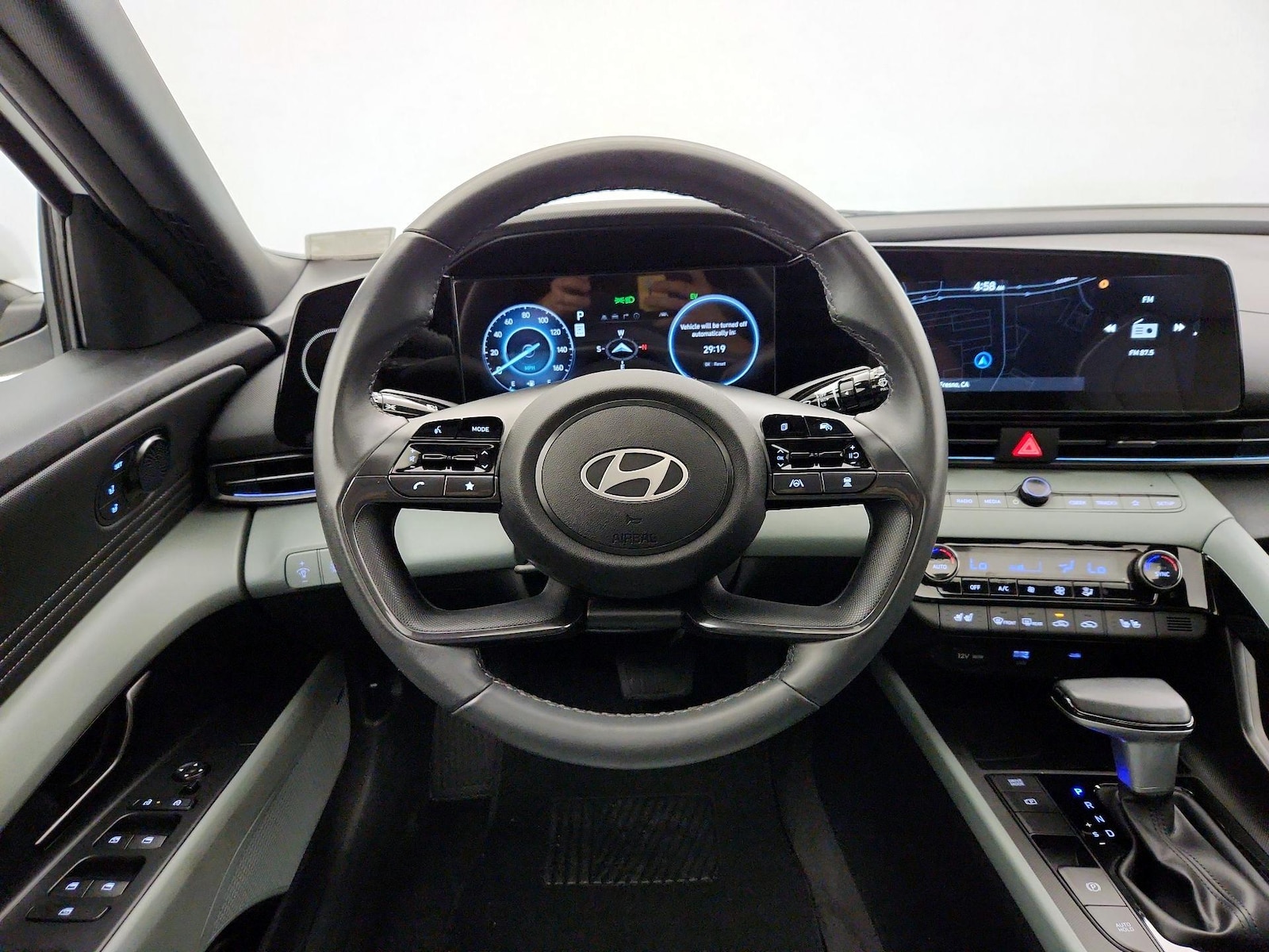 2025 Hyundai Elantra Limited - Photo 11