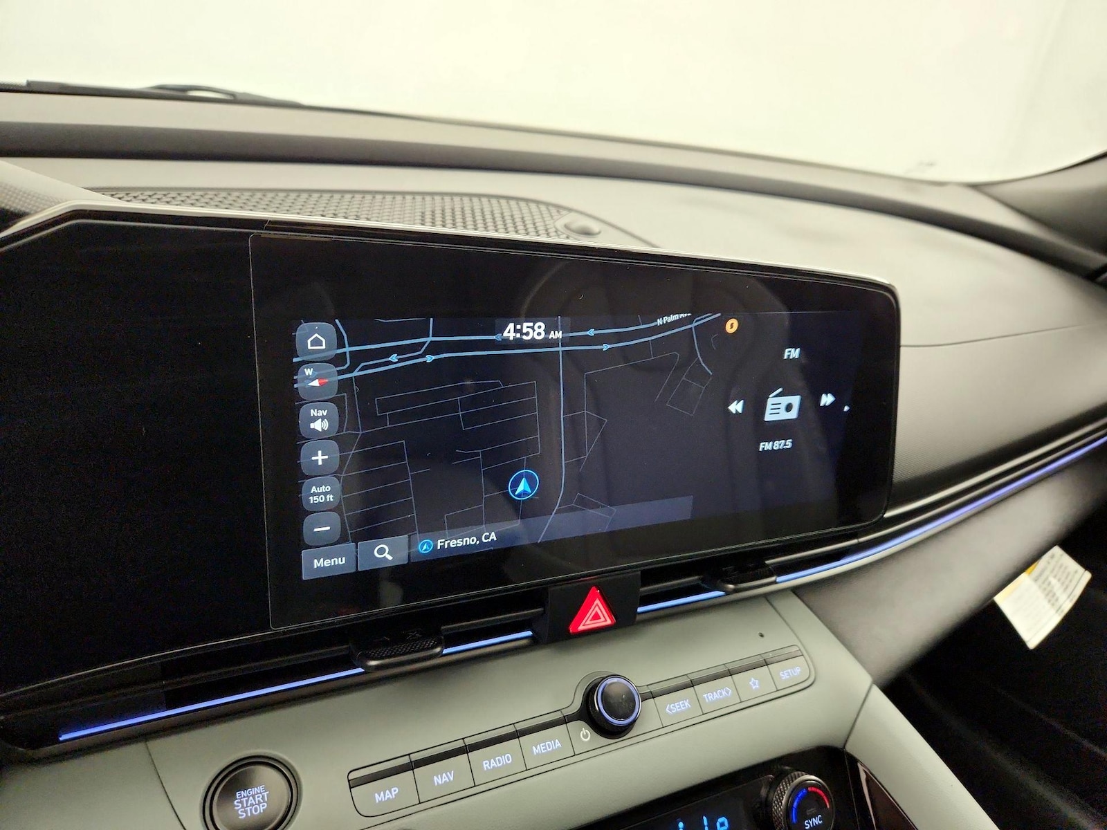 2025 Hyundai Elantra Limited - Photo 15