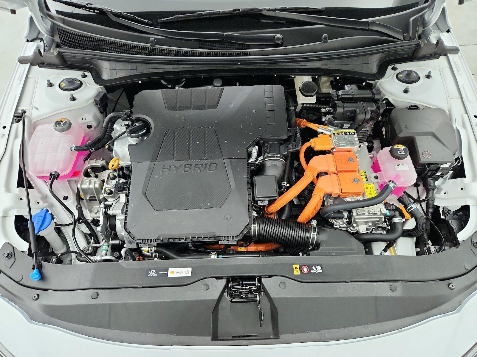2025 Hyundai Elantra Limited - Photo 24