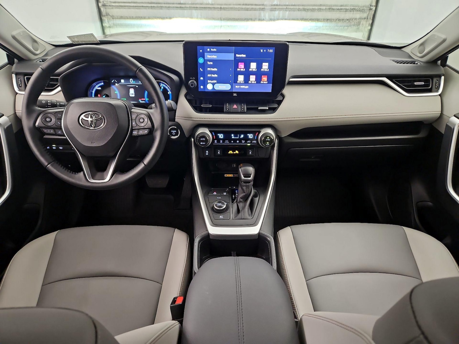 Apple CarPlay® & Android Auto™