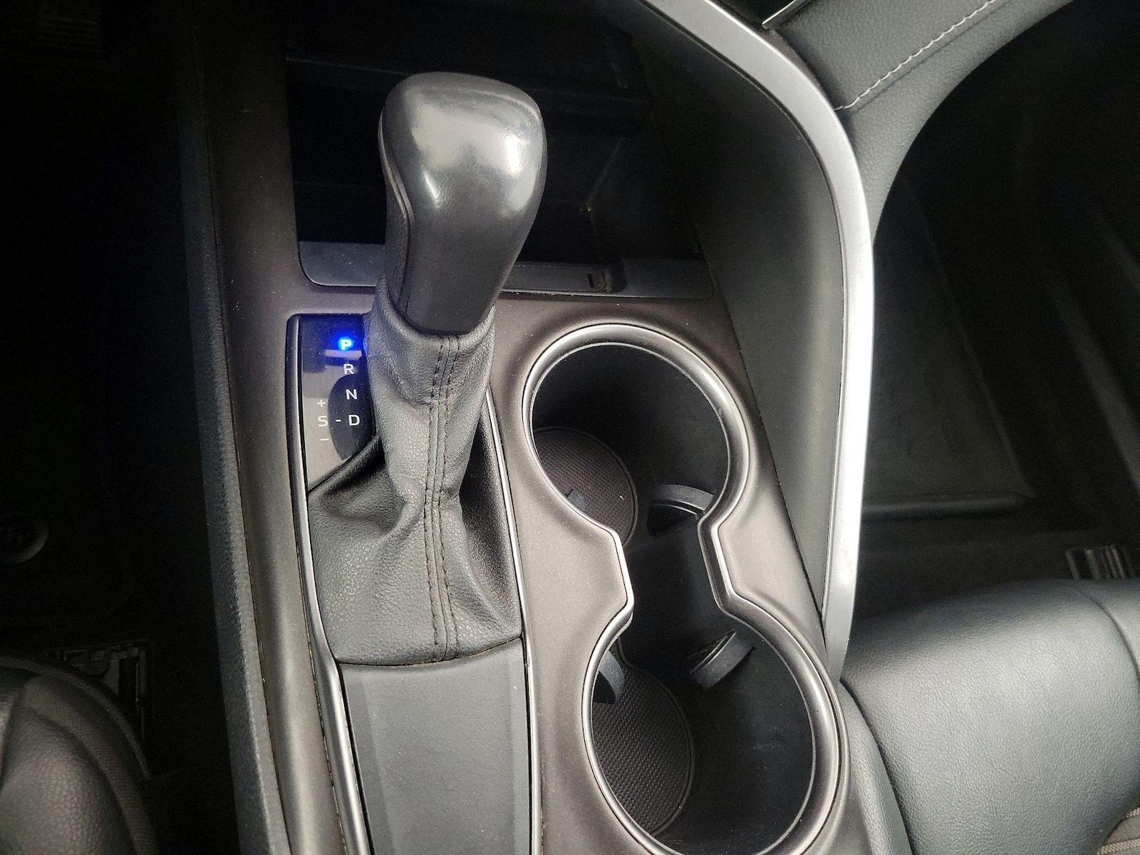 2021 Toyota Camry SE Nightshade - Photo 16
