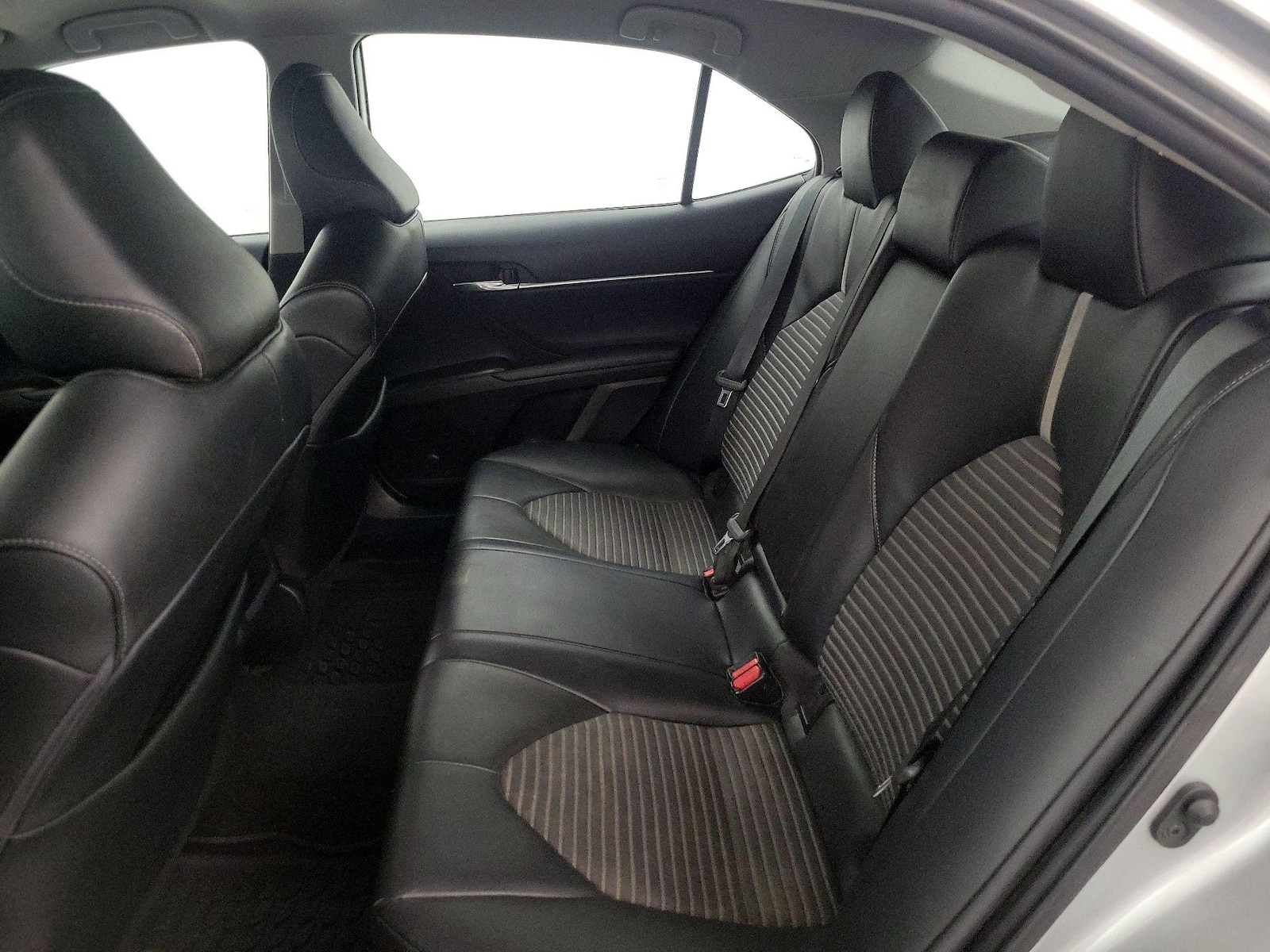 2021 Toyota Camry SE Nightshade - Photo 18