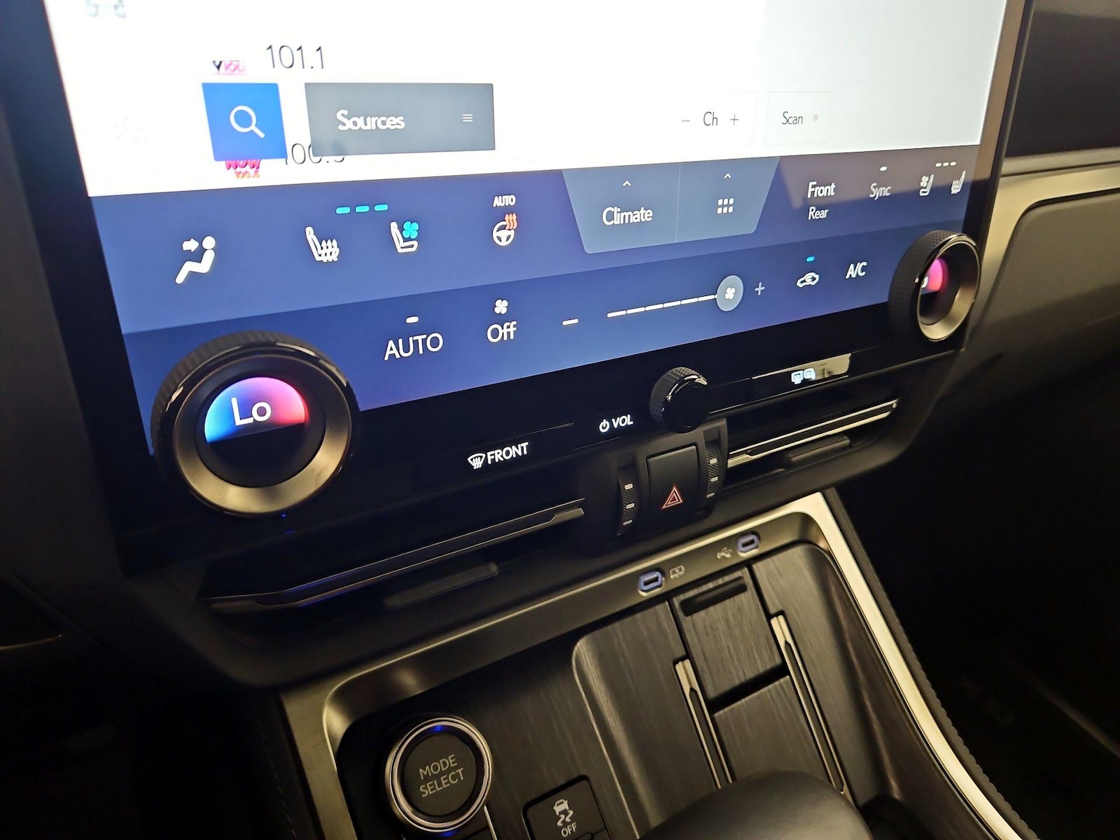 2025 Lexus GX Premium+ - Photo 17