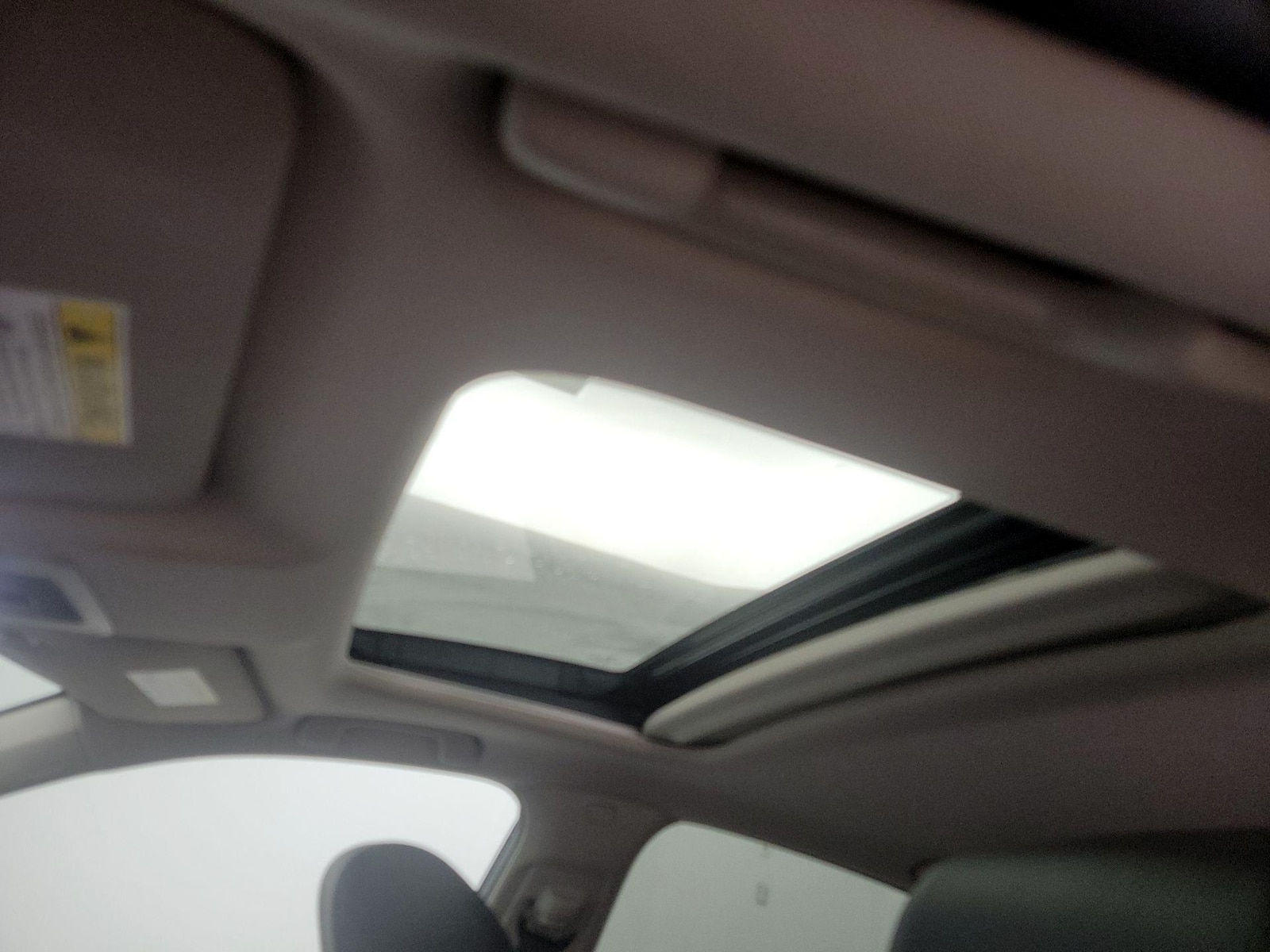 Sunroof(s) & Overhead Airbags