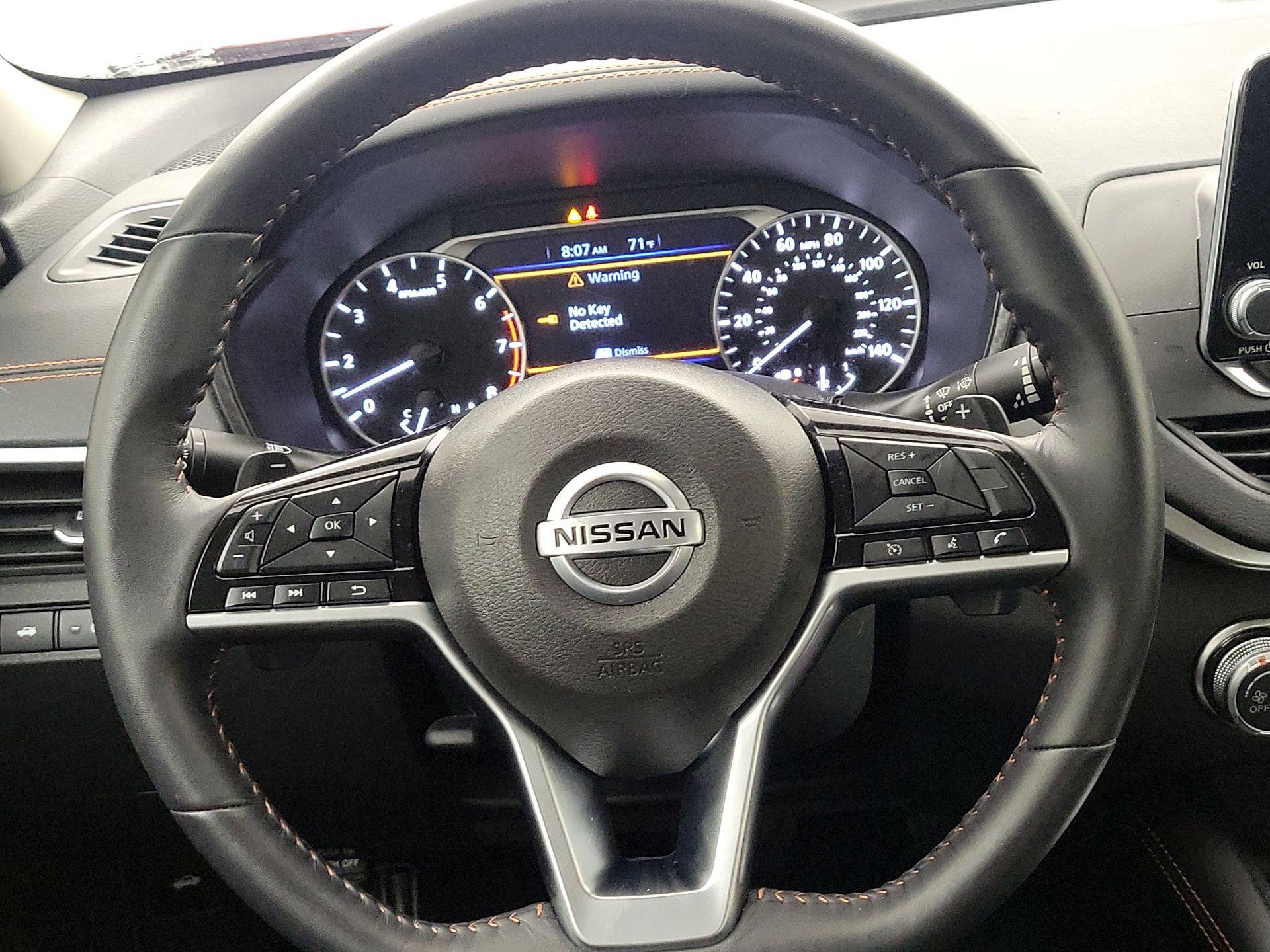 Thumbnail: 2020 Nissan Altima - 10