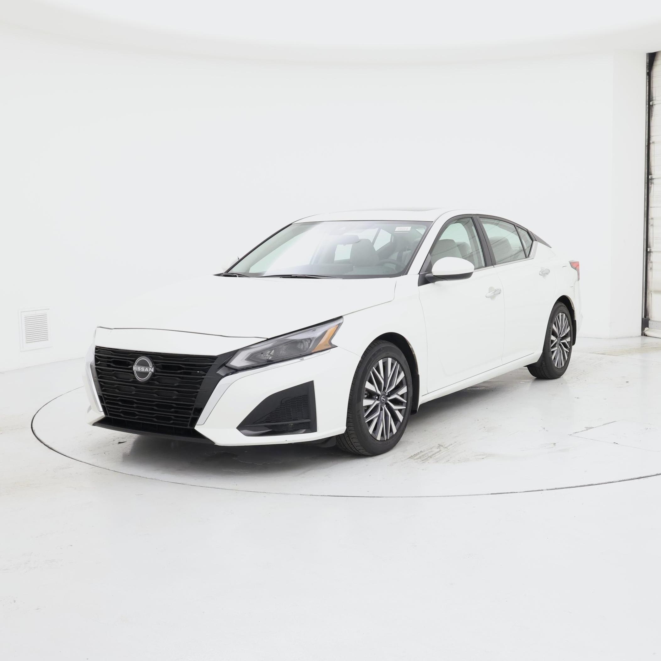 Thumbnail: 2023 Nissan Altima - 4