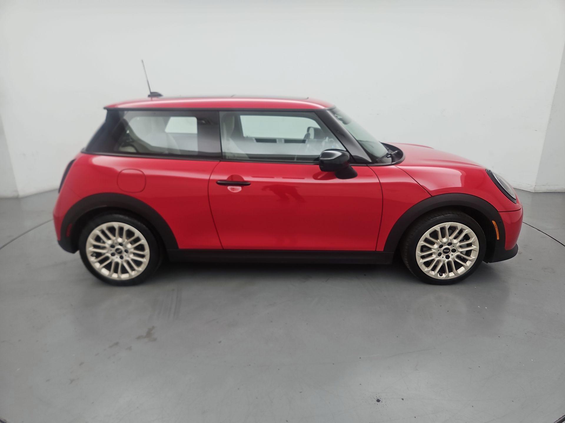 Thumbnail: 2025 MINI Cooper Hardtop - 4