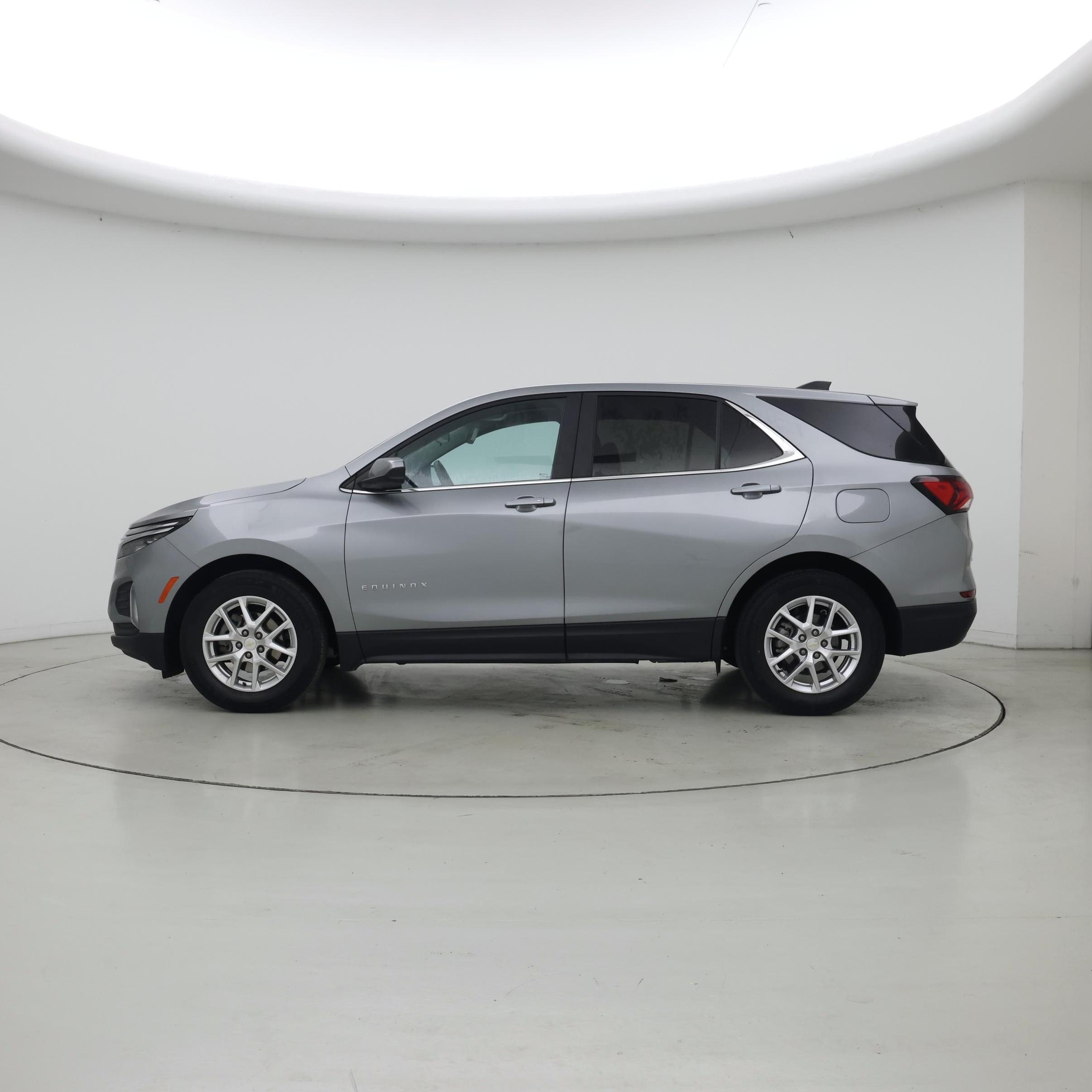 Thumbnail: 2023 Chevrolet Equinox - 3