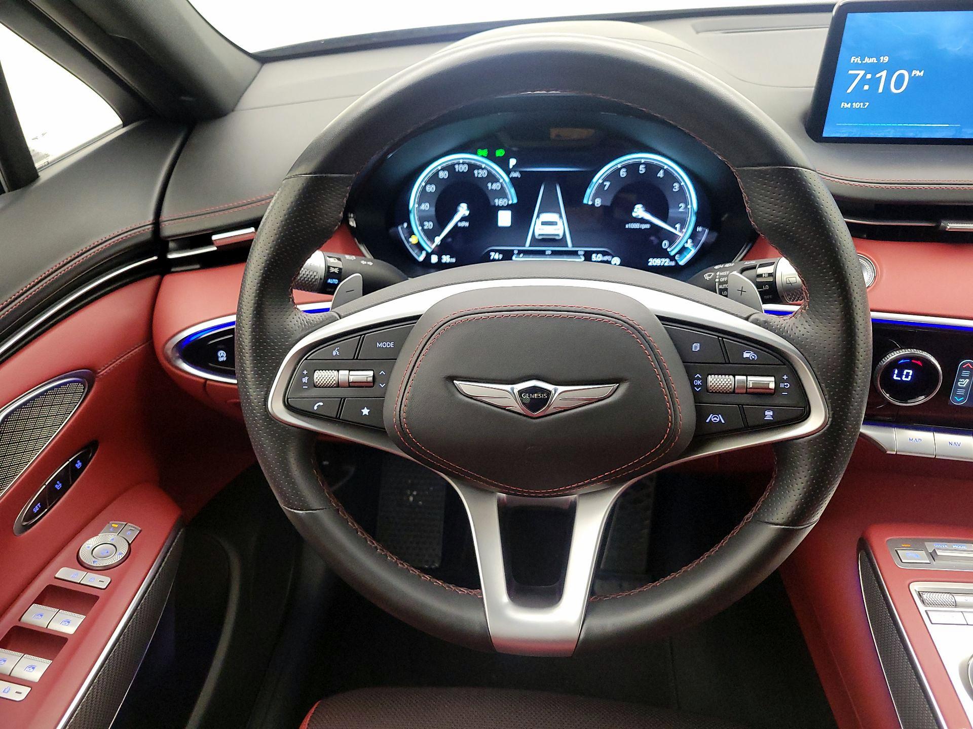 Thumbnail: 2025 Genesis GV70 - 10
