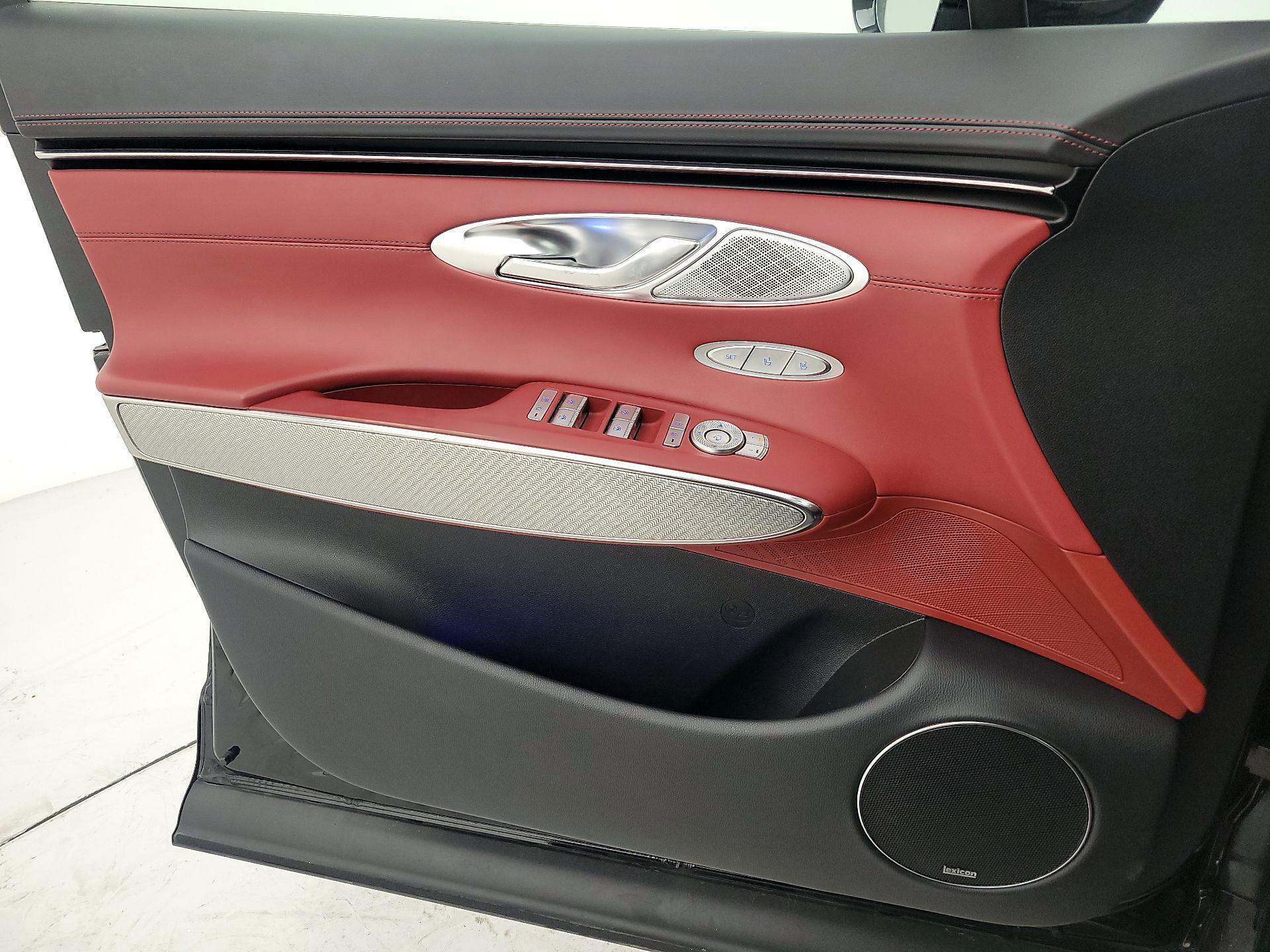 Thumbnail: 2025 Genesis GV70 - 12