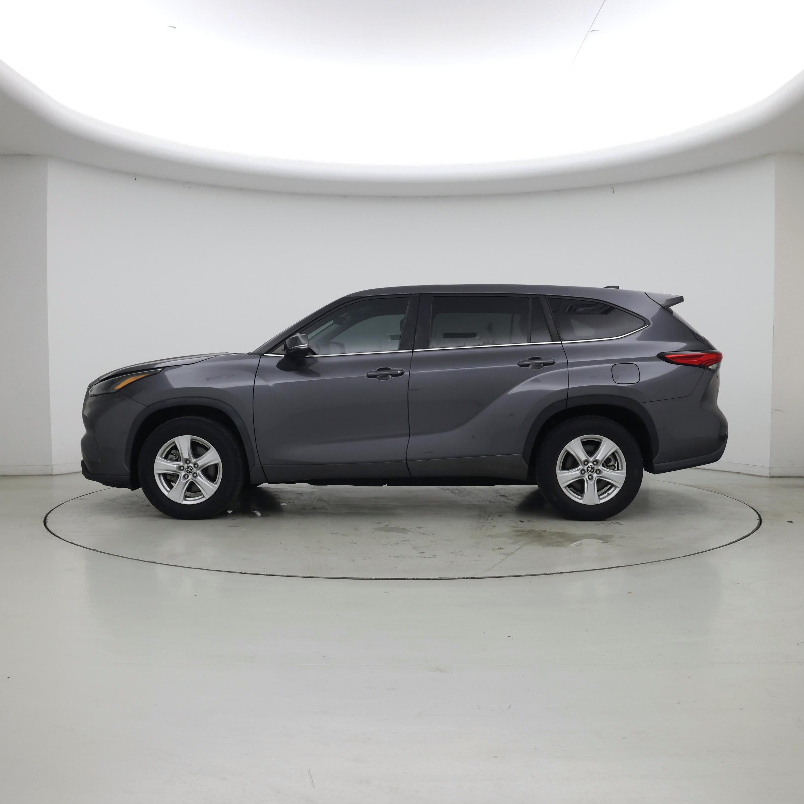 Thumbnail: 2023 Toyota Highlander - 3